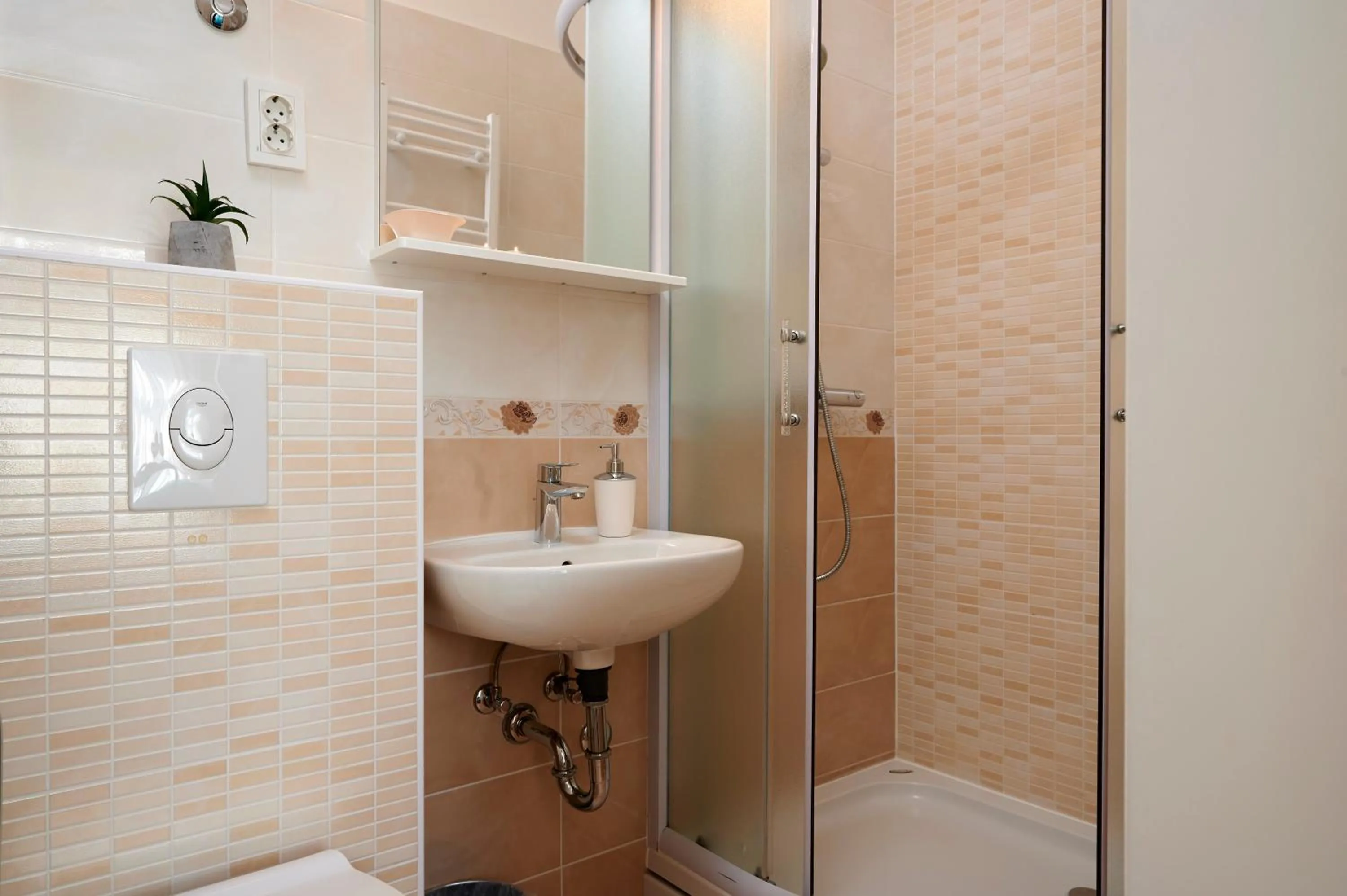 Bathroom in Palace Central Square