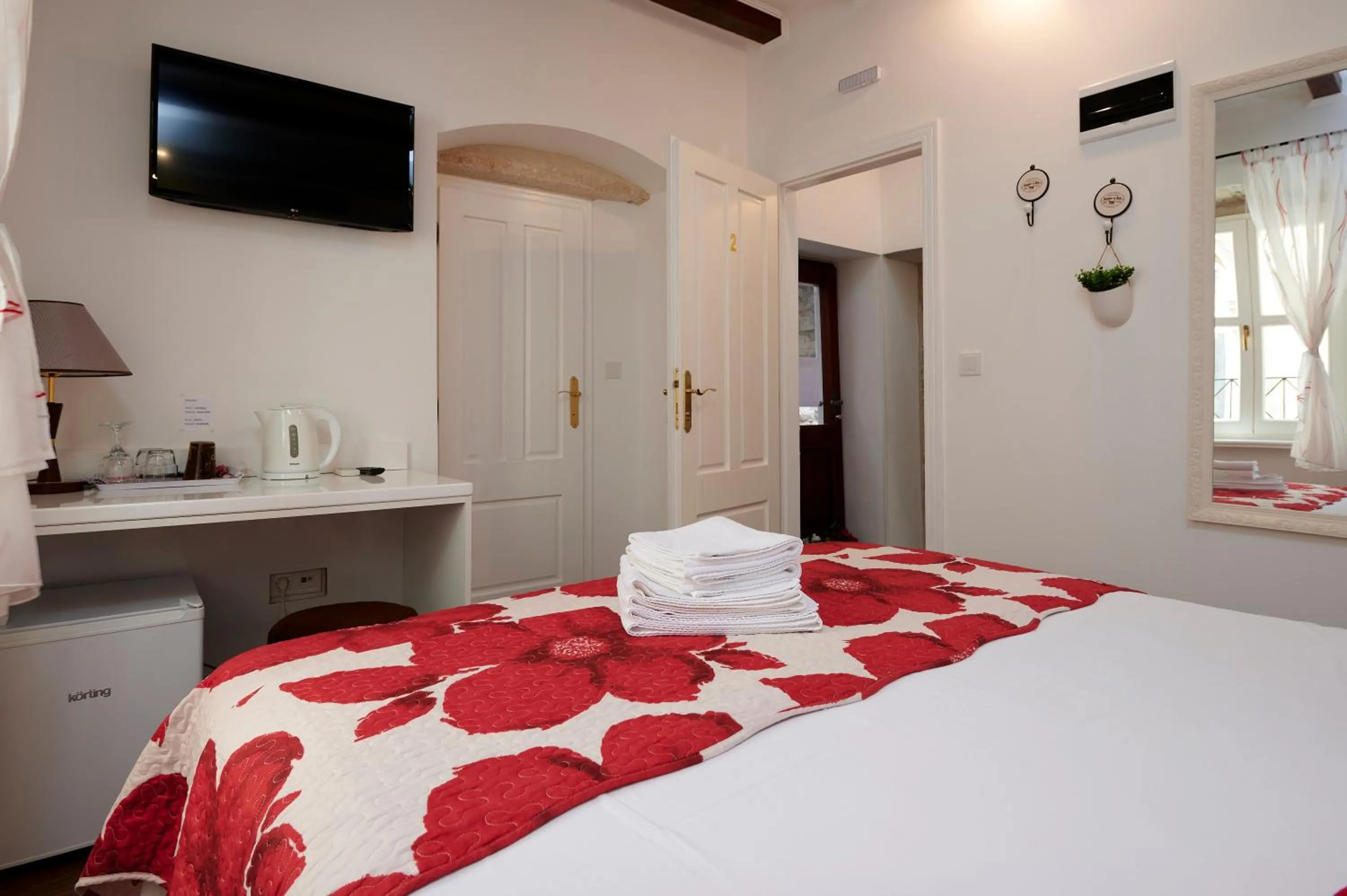 Bedroom, Bed in Palace Central Square