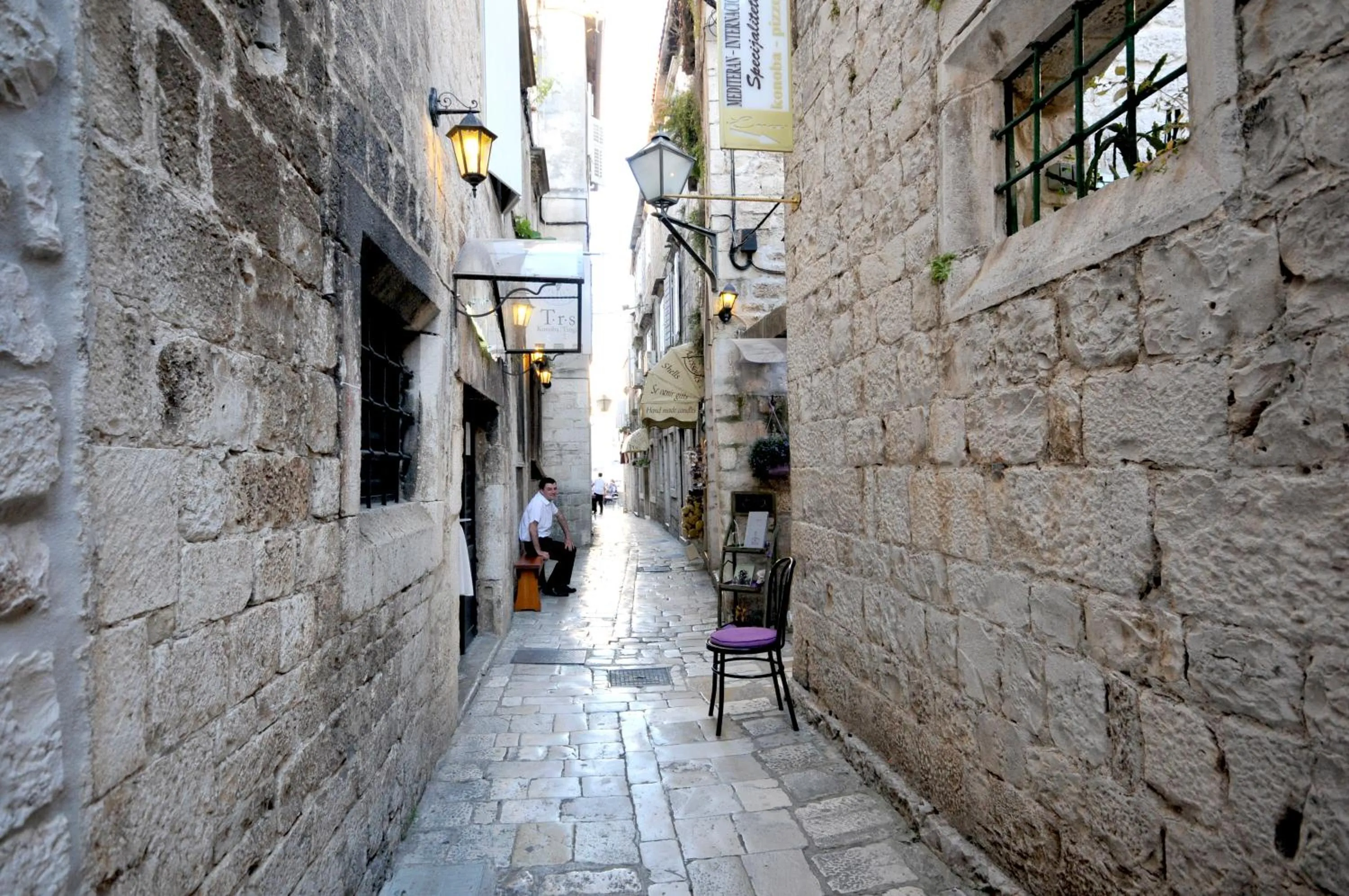 Neighbourhood in Palace Central Square