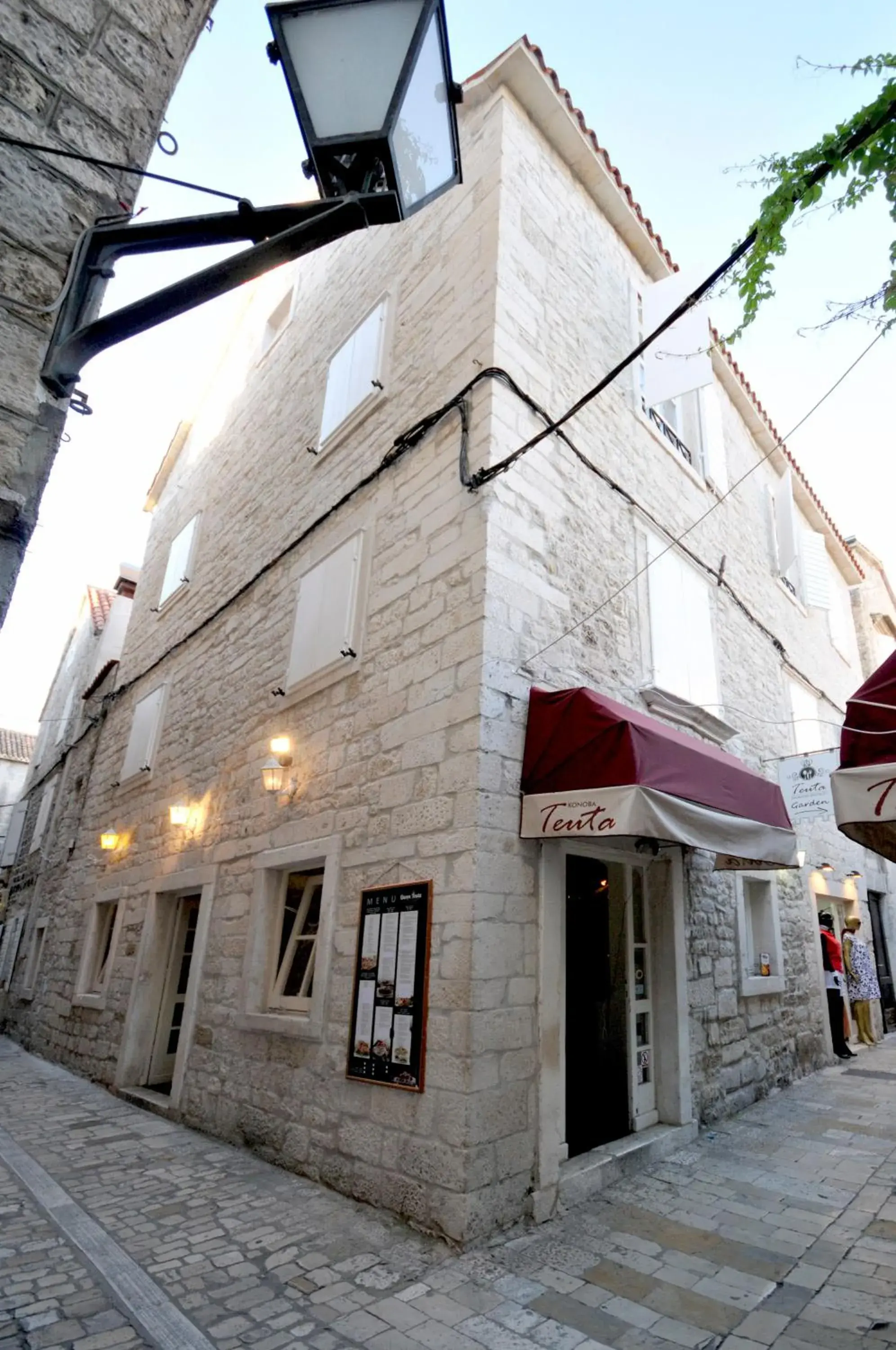 Property building in Palace Central Square Property building in Palace Central Square