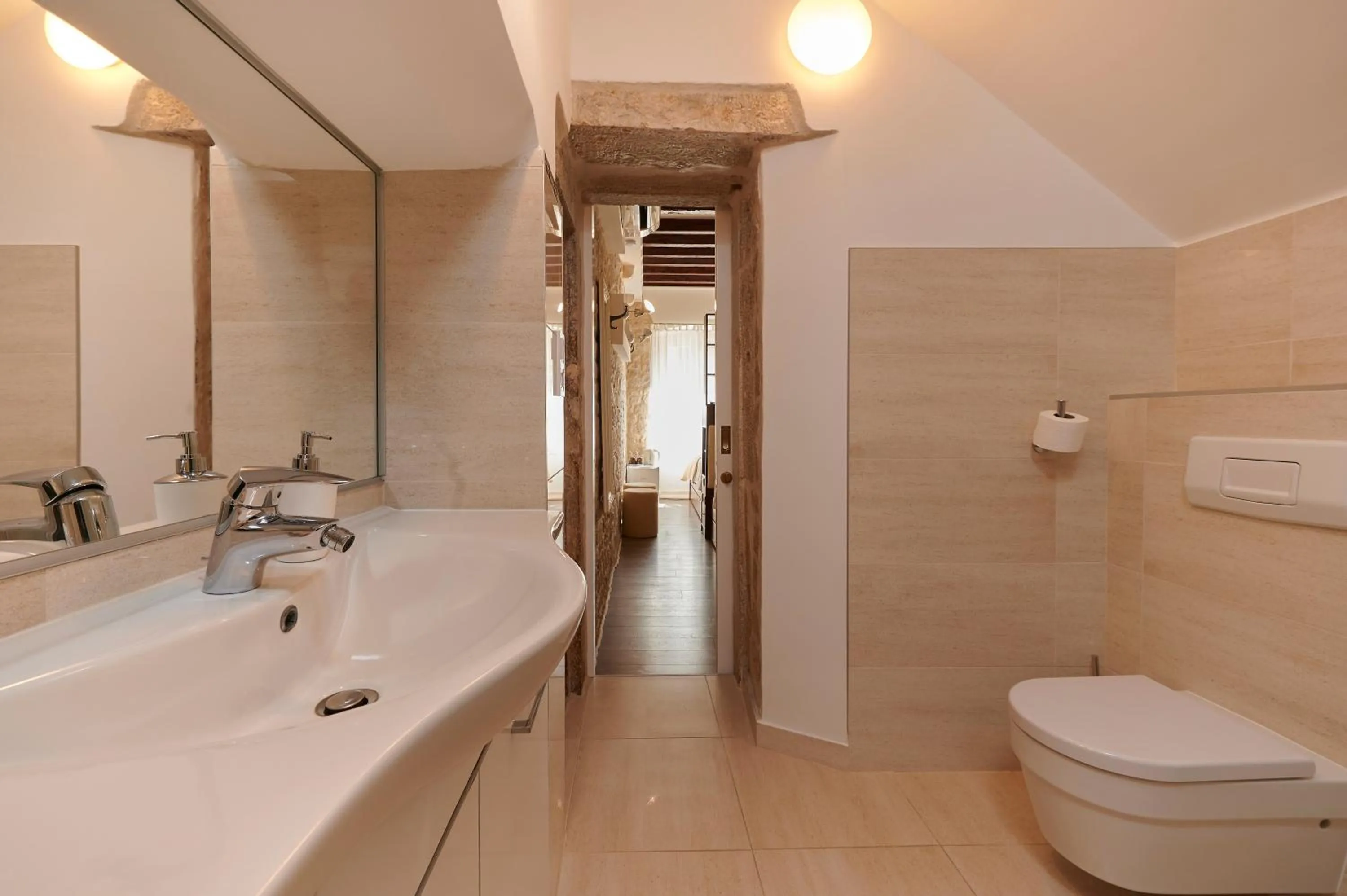 Bathroom in Palace Central Square