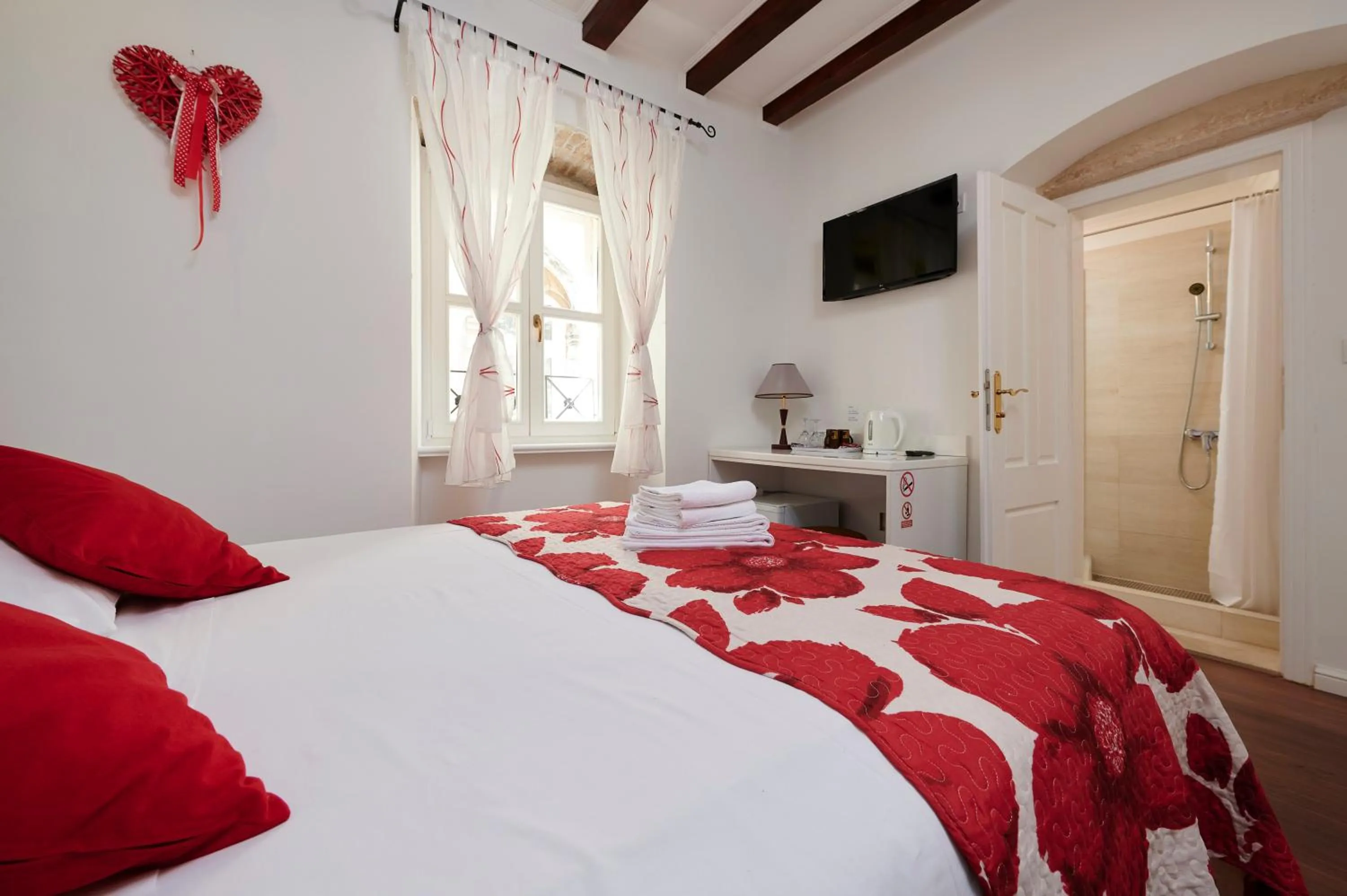 TV and multimedia, Bed in Palace Central Square