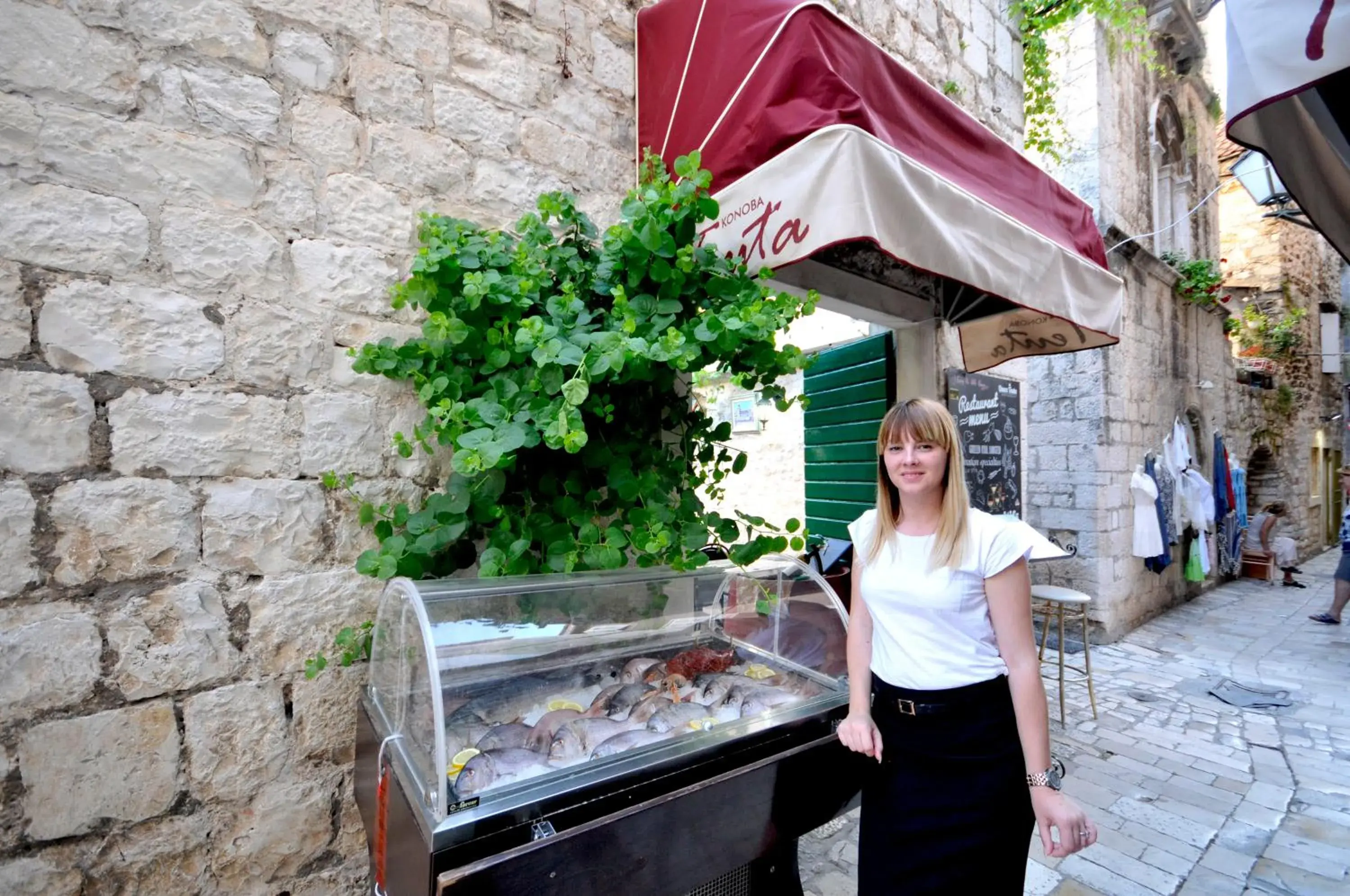 Restaurant/places to eat in Palace Central Square Restaurant/places to eat in Palace Central Square