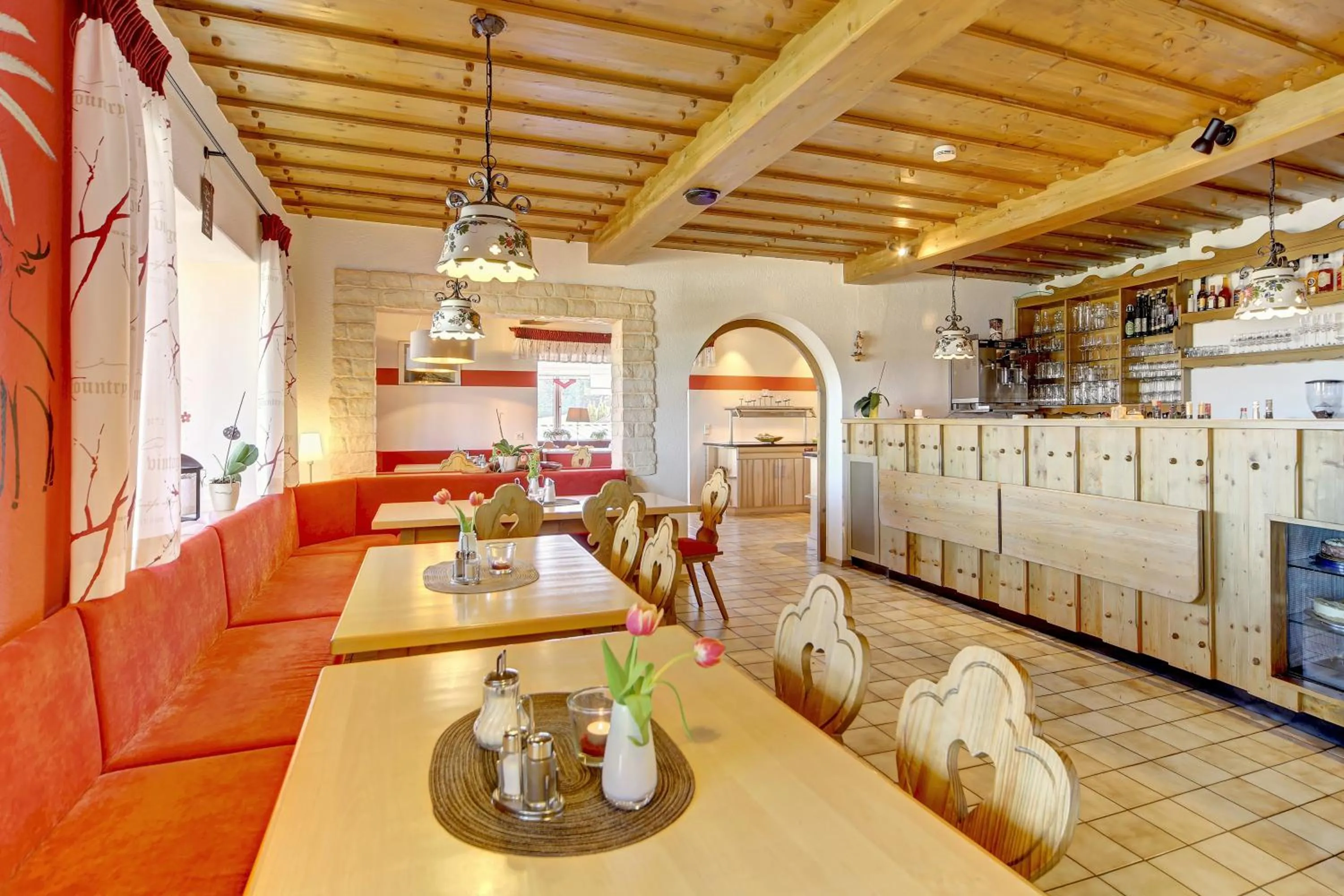 Restaurant/places to eat in Hotel Hirschenstein