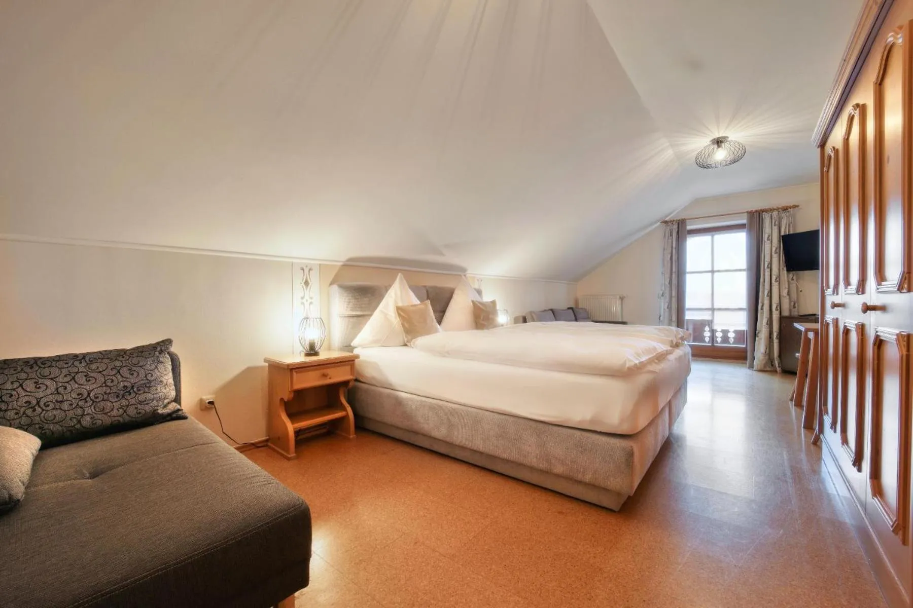 Bedroom, Bed in Hotel Hirschenstein