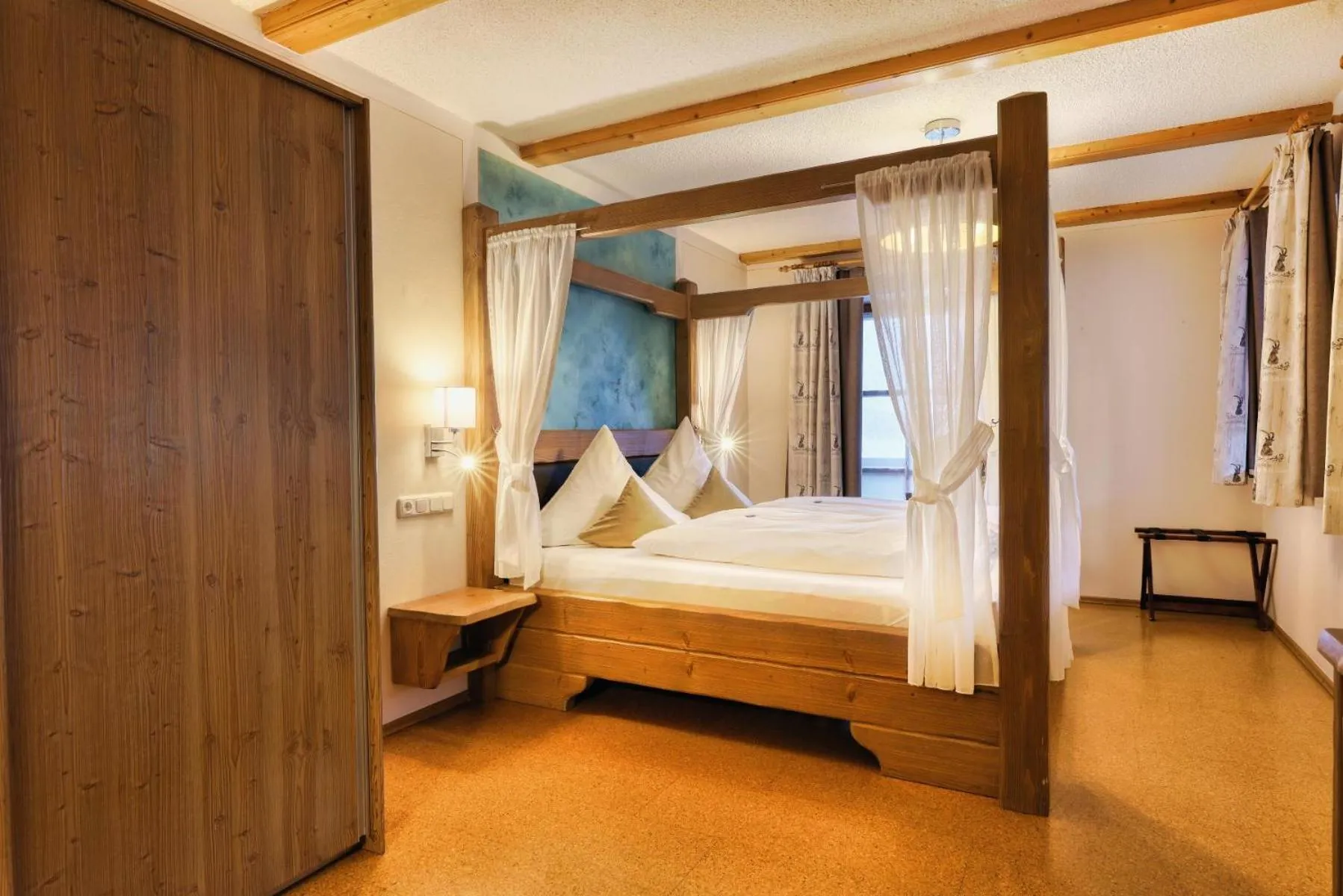 Bedroom, Bed in Hotel Hirschenstein