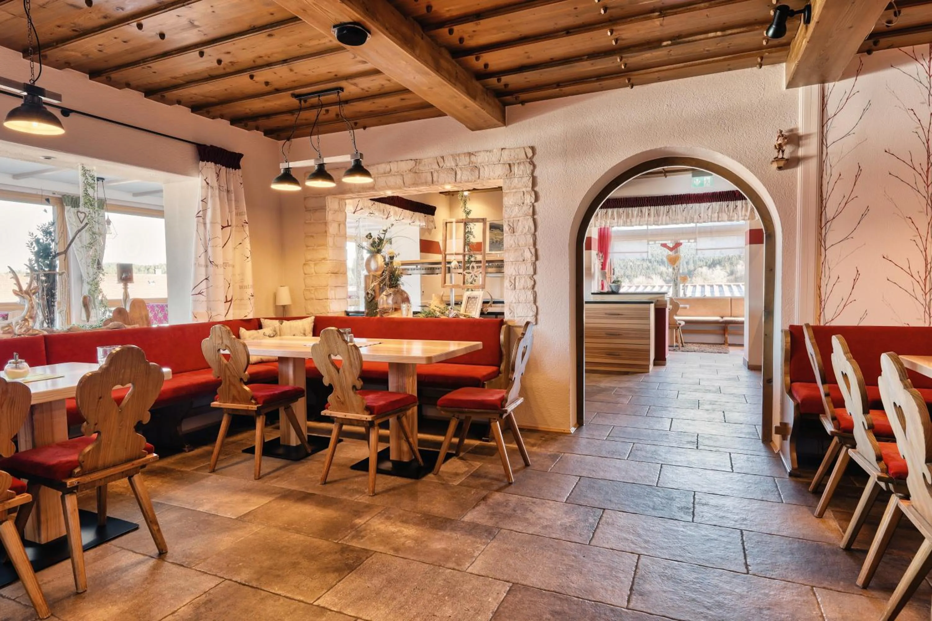 Restaurant/places to eat in Hotel Hirschenstein