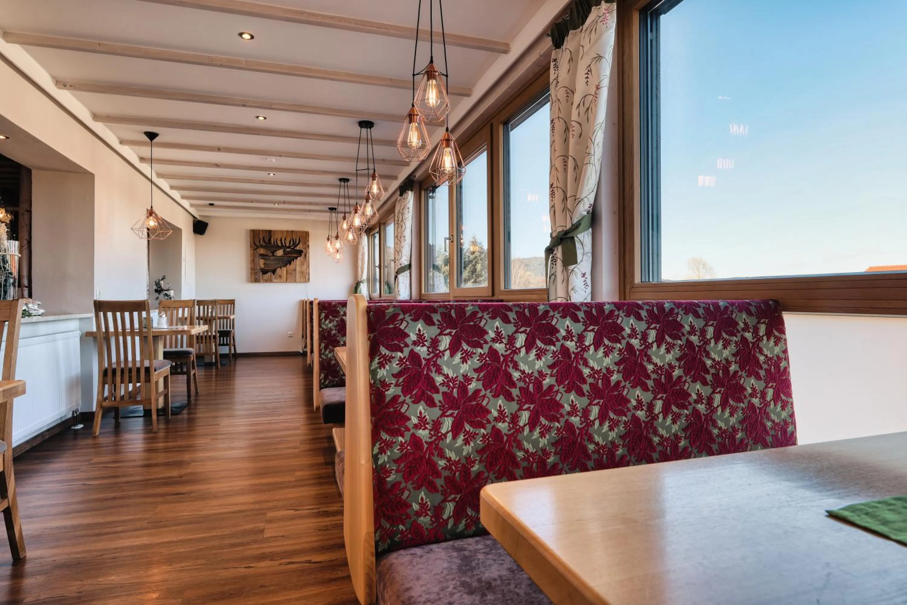 Restaurant/places to eat in Hotel Hirschenstein