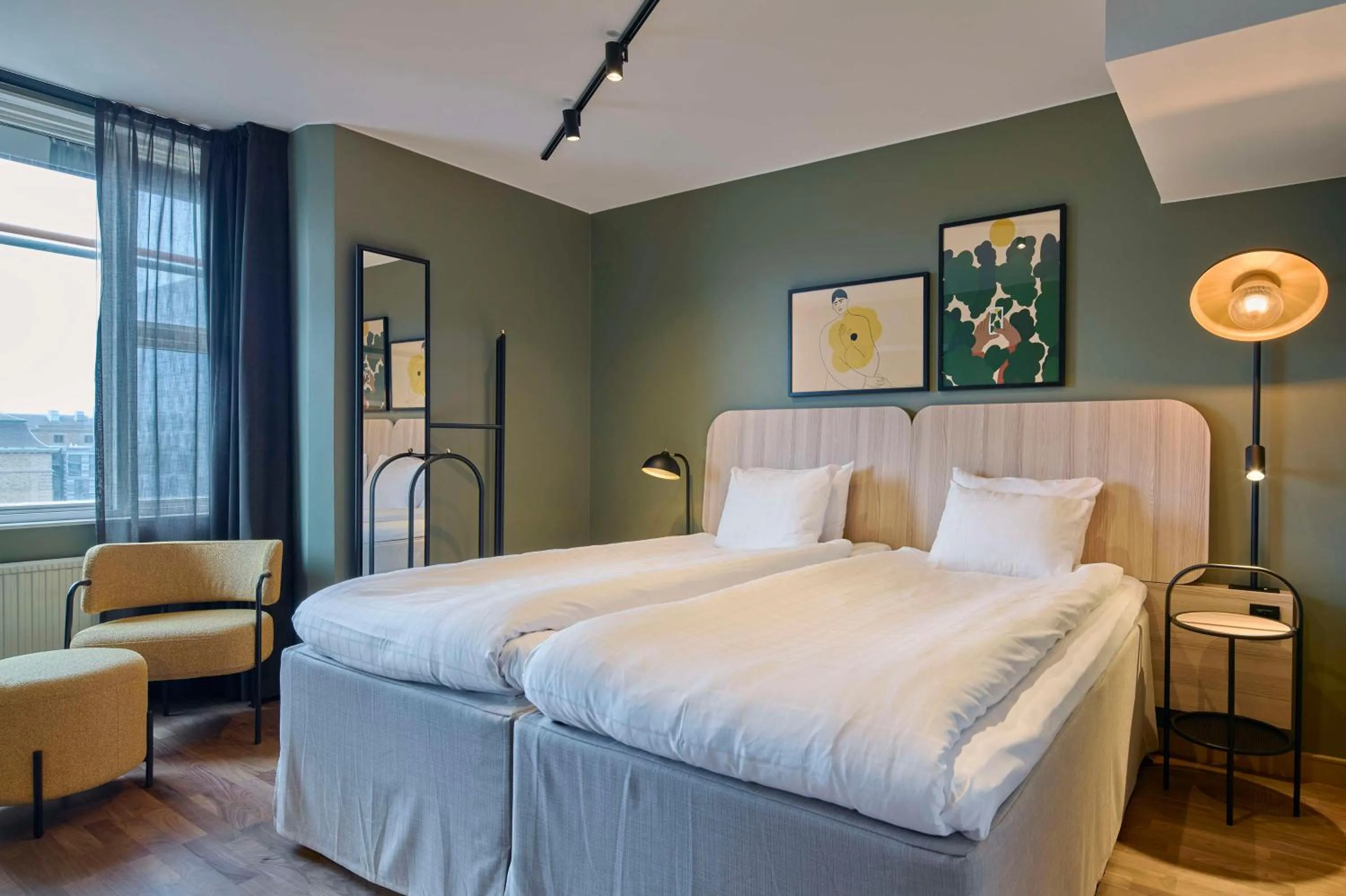 Photo of the whole room, Bed in Scandic Crown