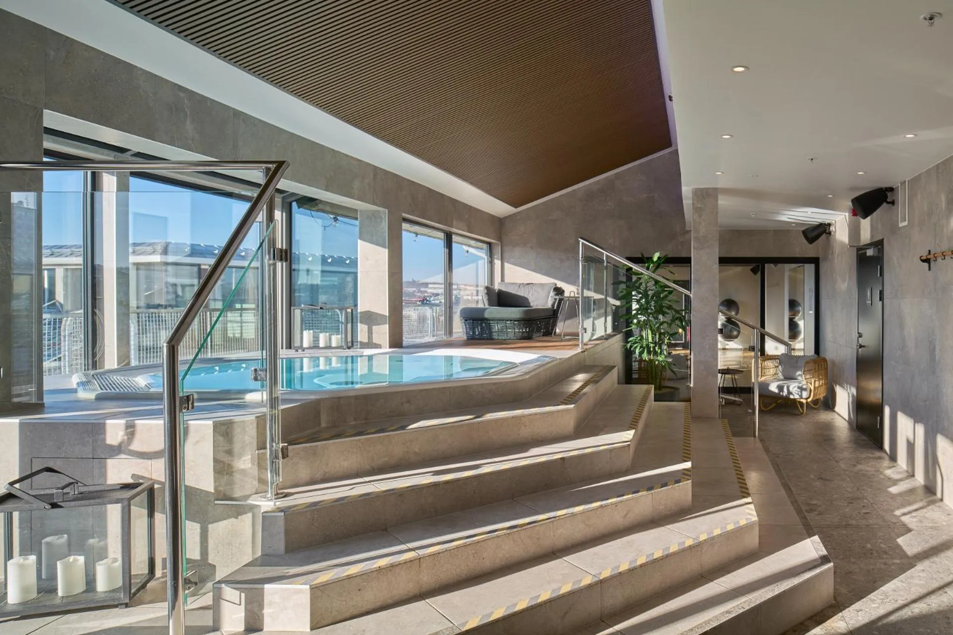 Hot Tub in Scandic Crown