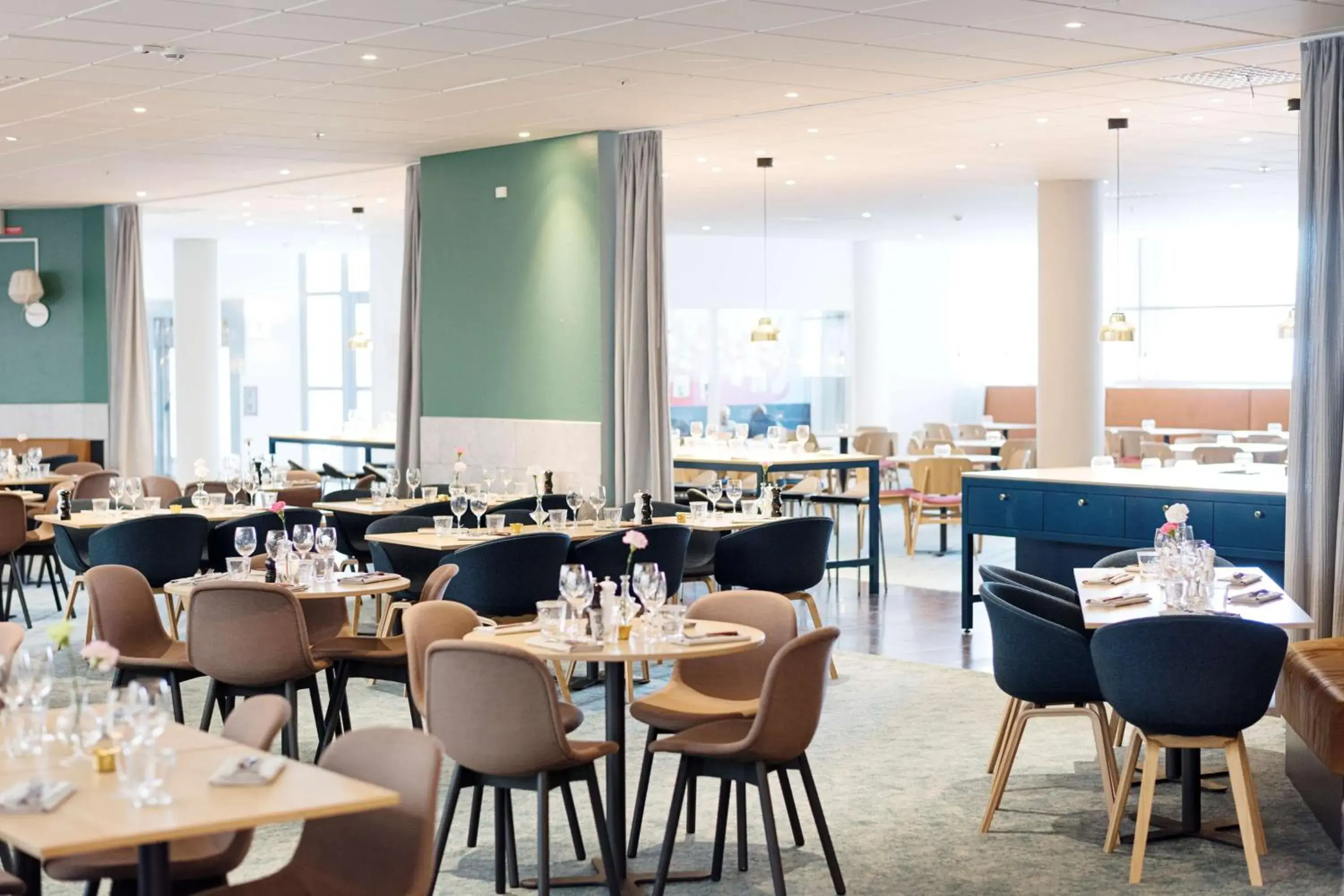 Restaurant/places to eat in Scandic Crown Restaurant/places to eat in Scandic Crown