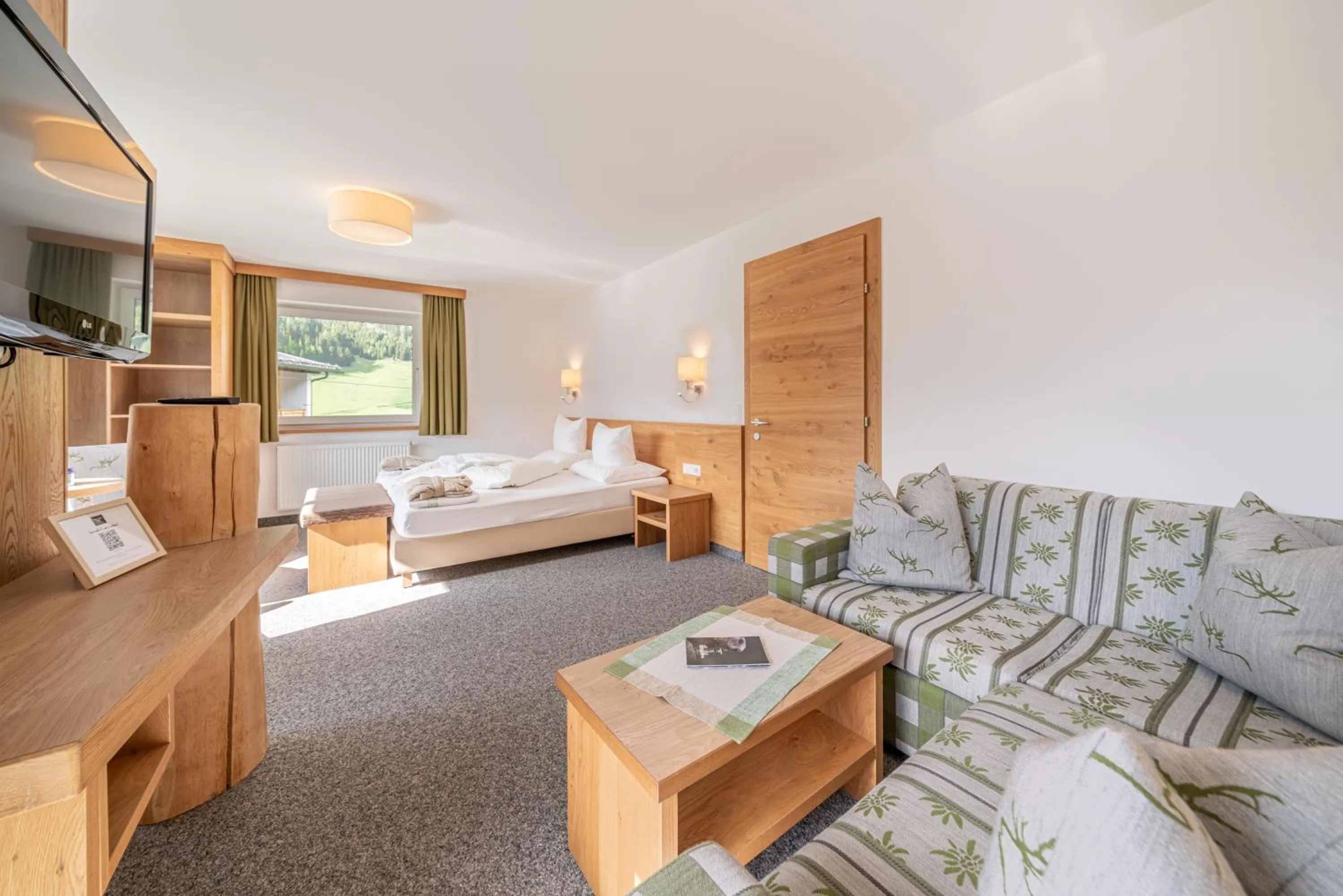 Photo of the whole room, Bed in Hotel Falknerhof