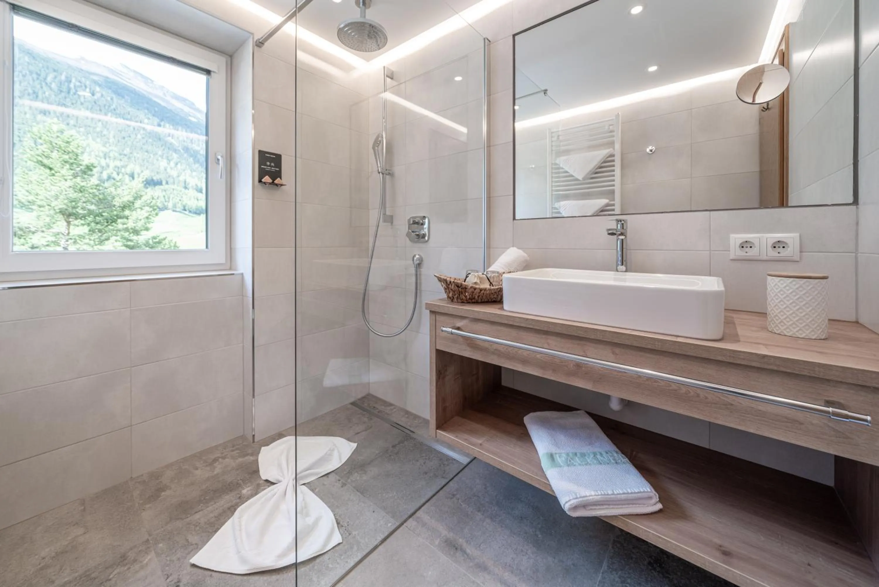 Bathroom in Hotel Falknerhof