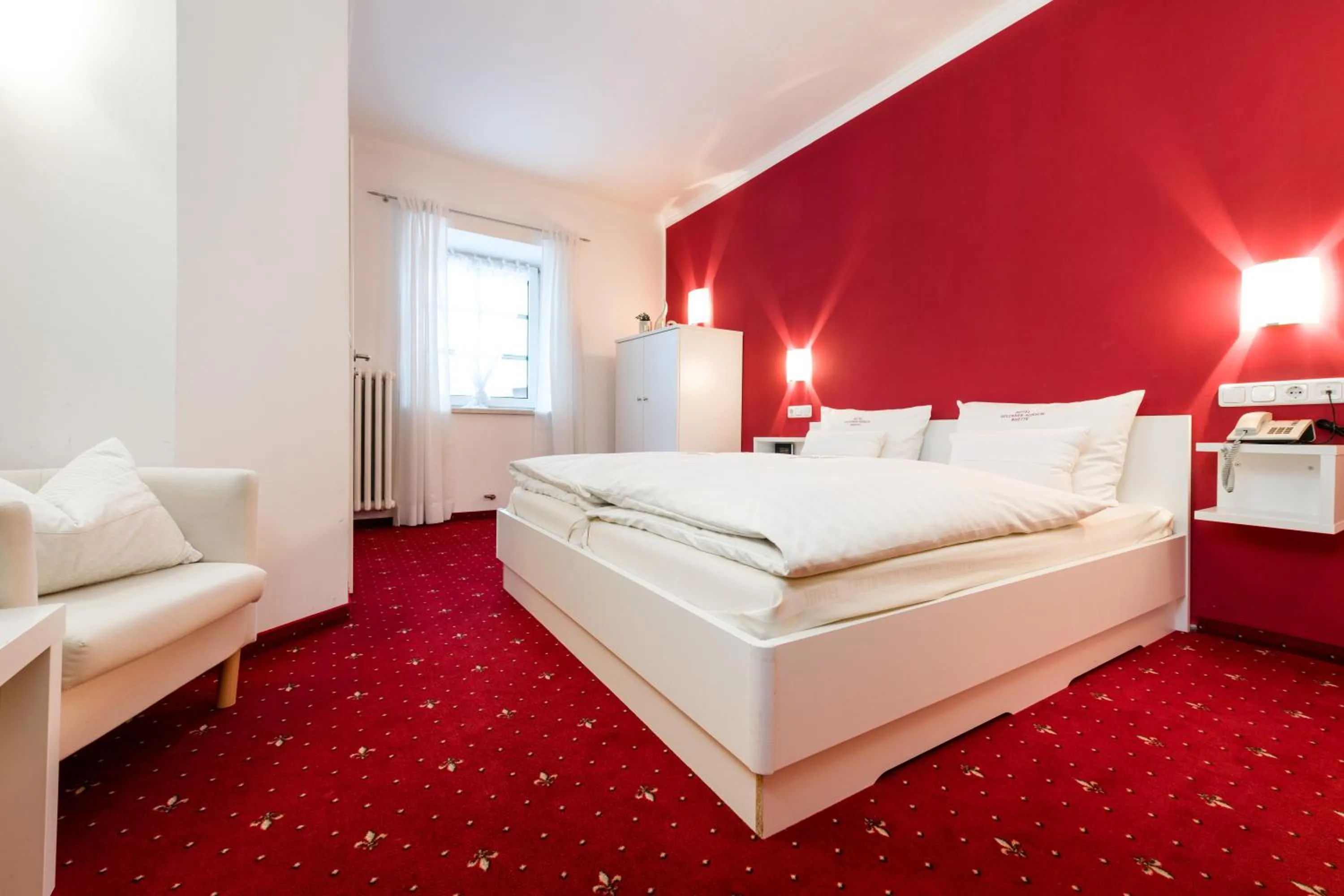 Photo of the whole room, Bed in Hotel Goldener Hirsch