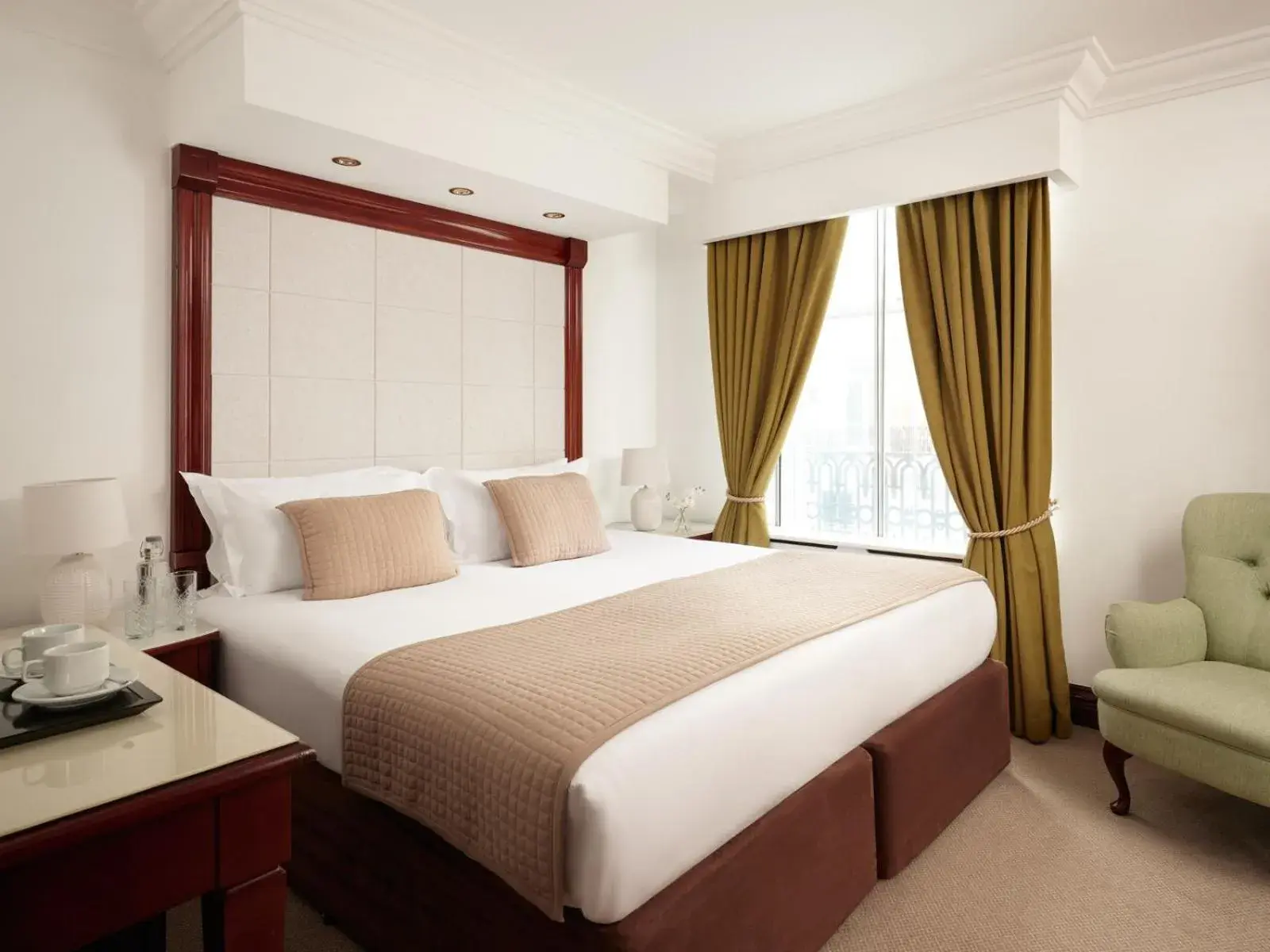 Bed in The Prime London Hotel Bed in The Prime London Hotel