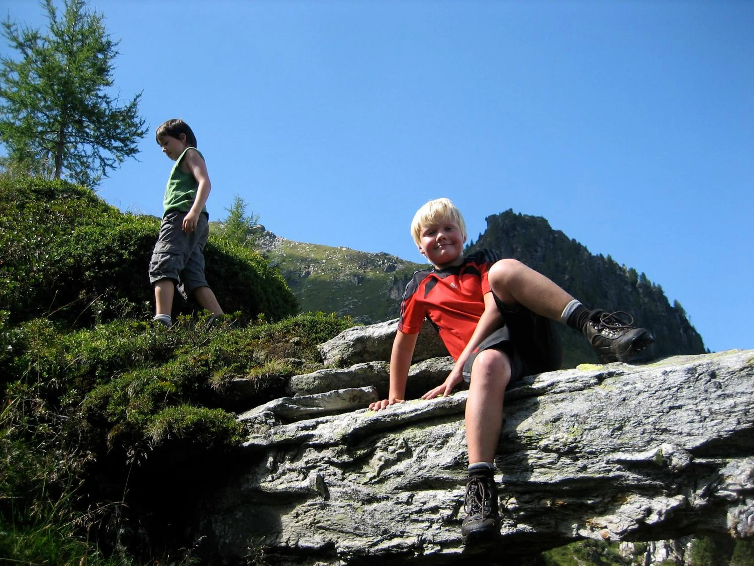 Hiking in Smaragdhotel Tauernblick