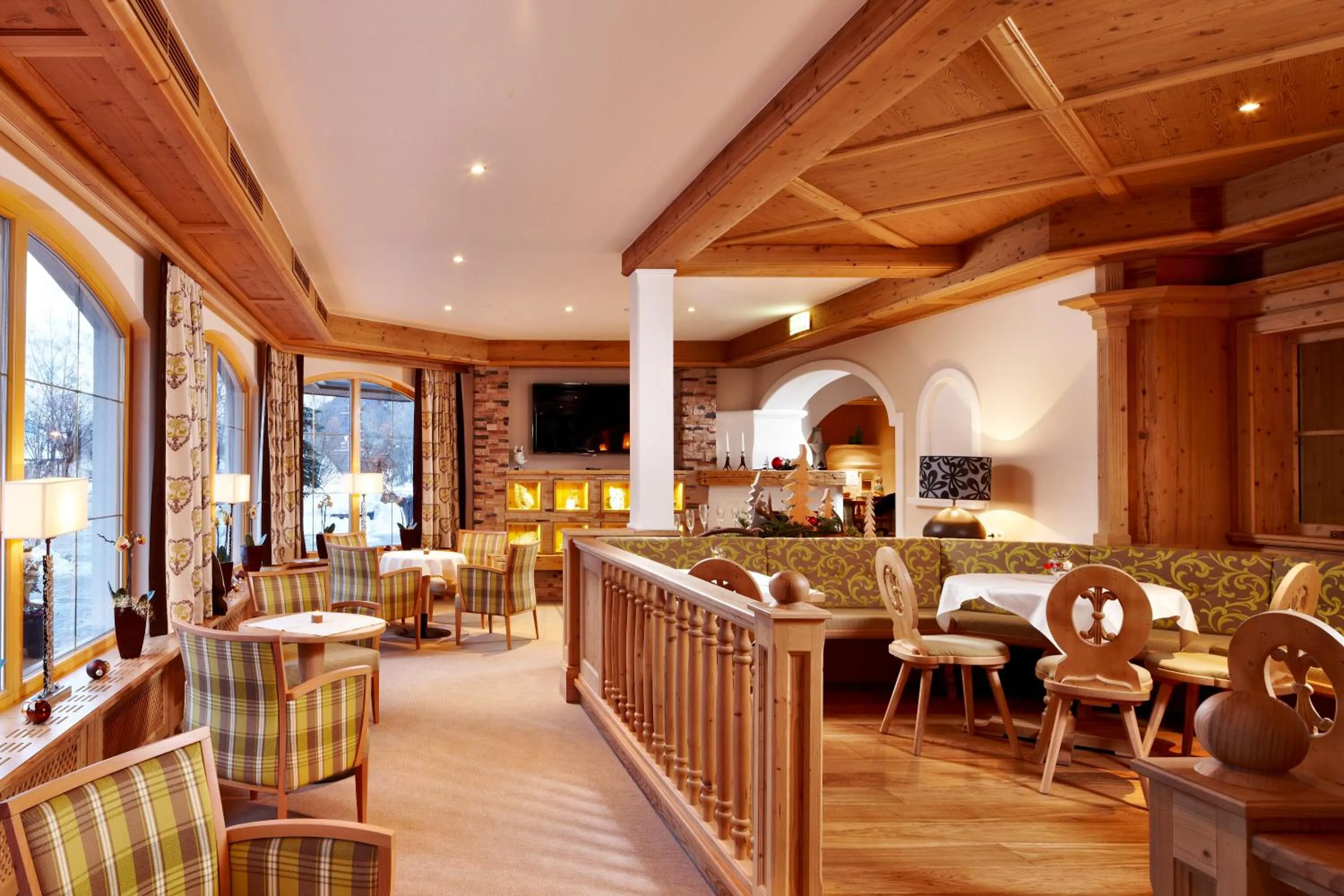 Restaurant/places to eat in Smaragdhotel Tauernblick