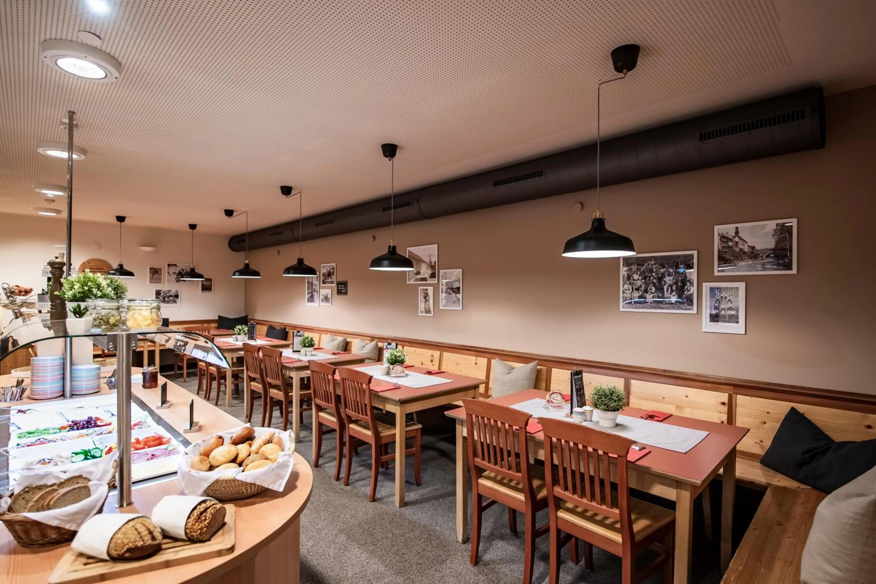 Restaurant/places to eat in JUFA Hotel Murau