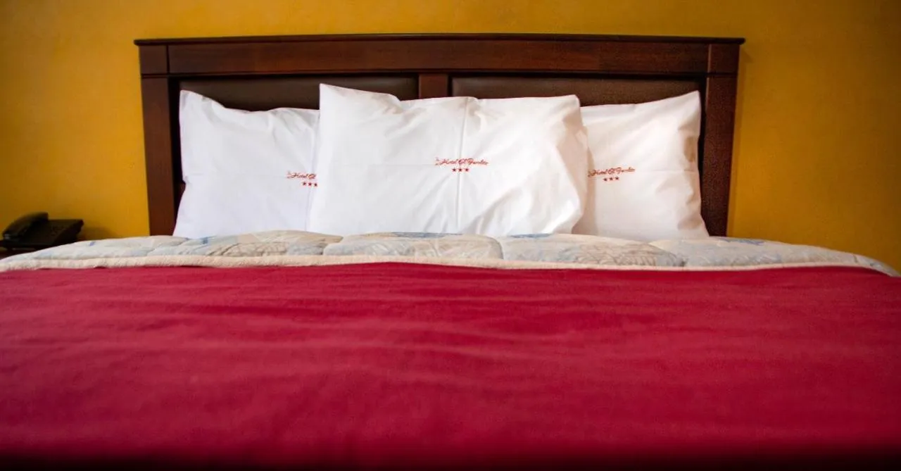 Bed in Hotel El Farolito