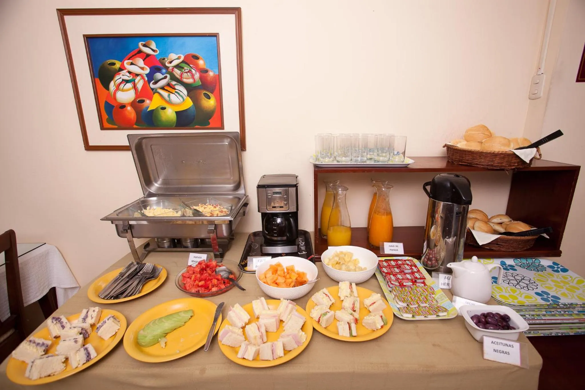 Buffet breakfast in Hotel El Farolito