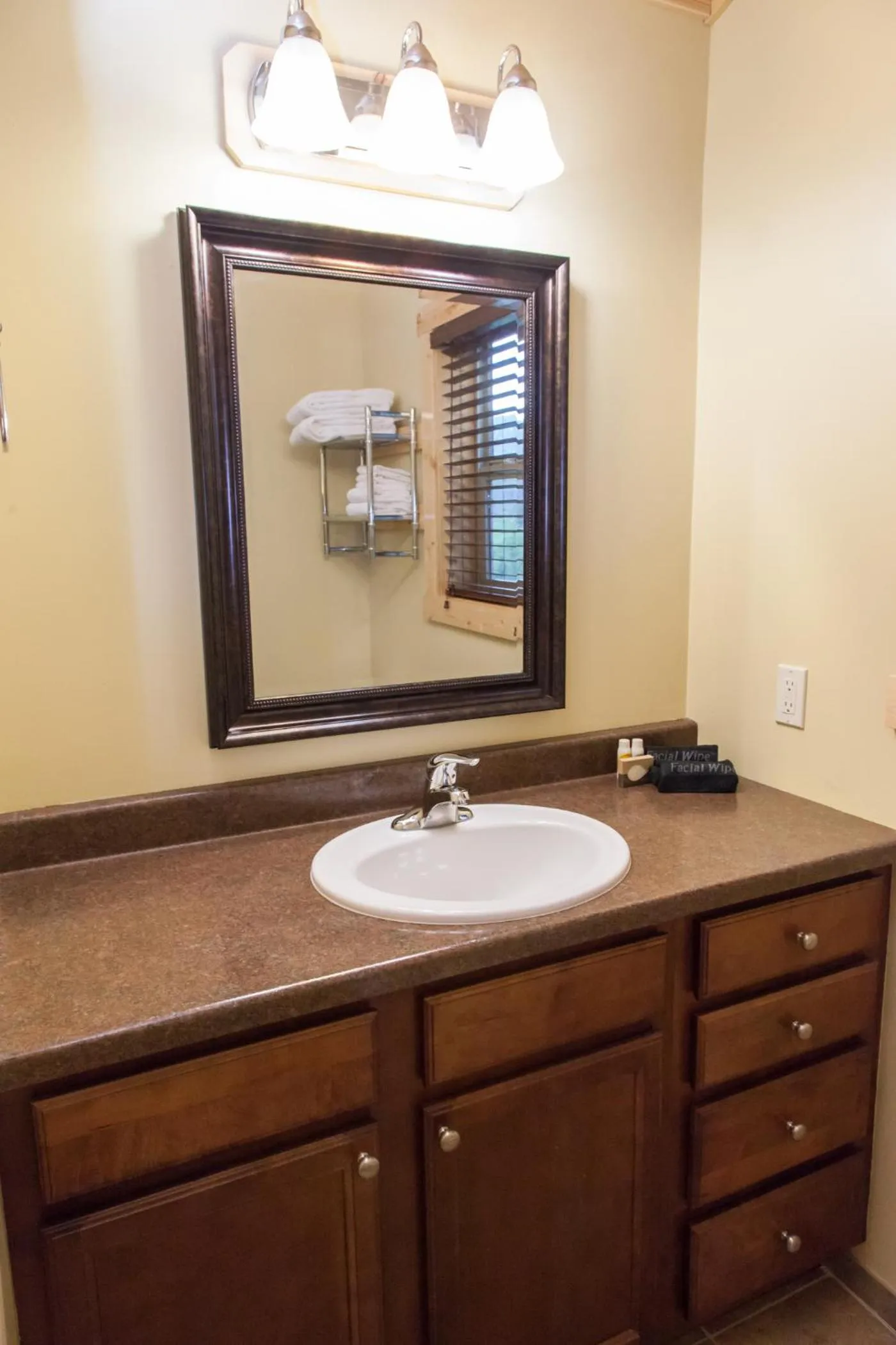 Bathroom in Homestake Lodge