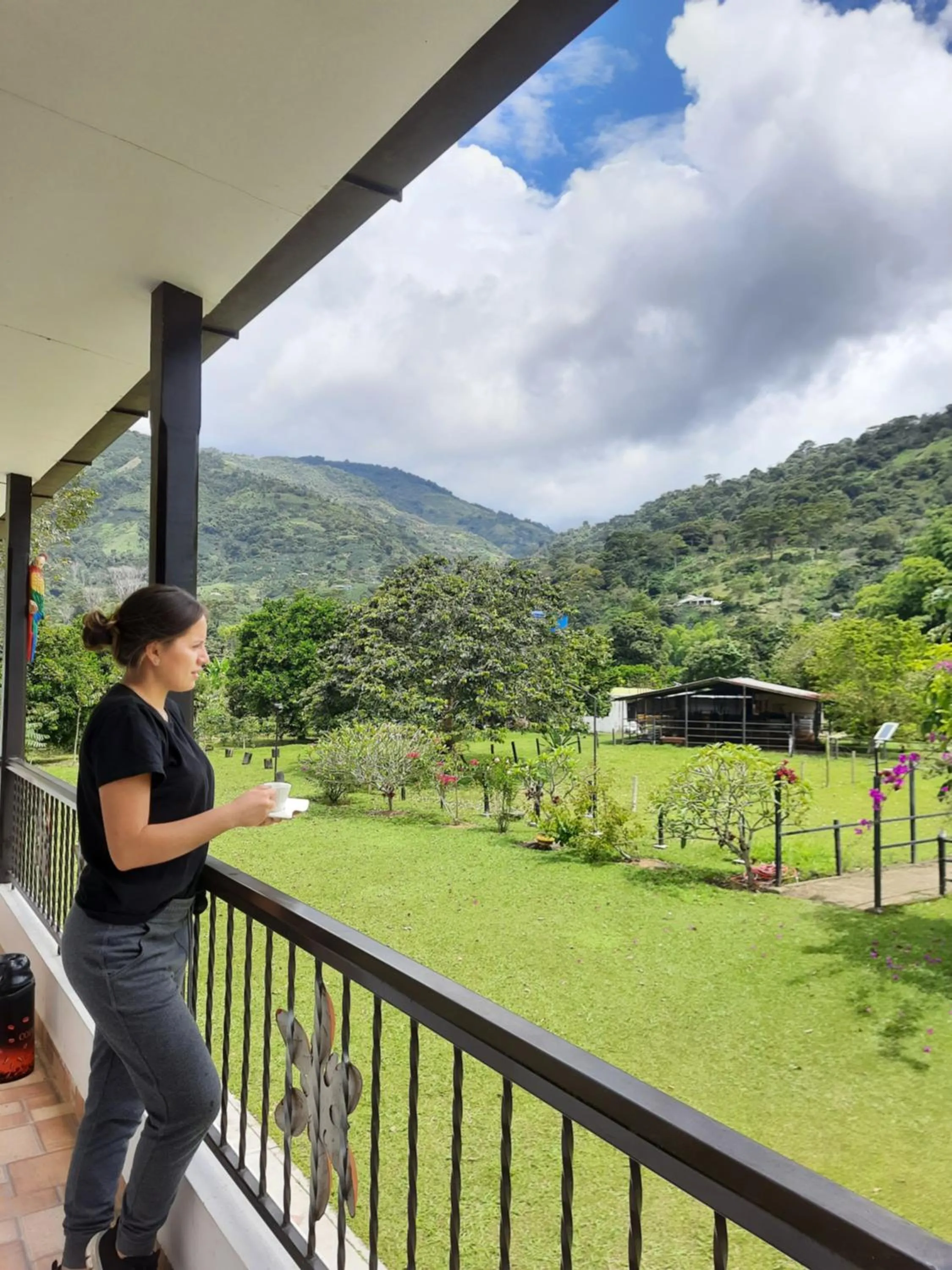 People in Hotel Campestre El Triunfo
