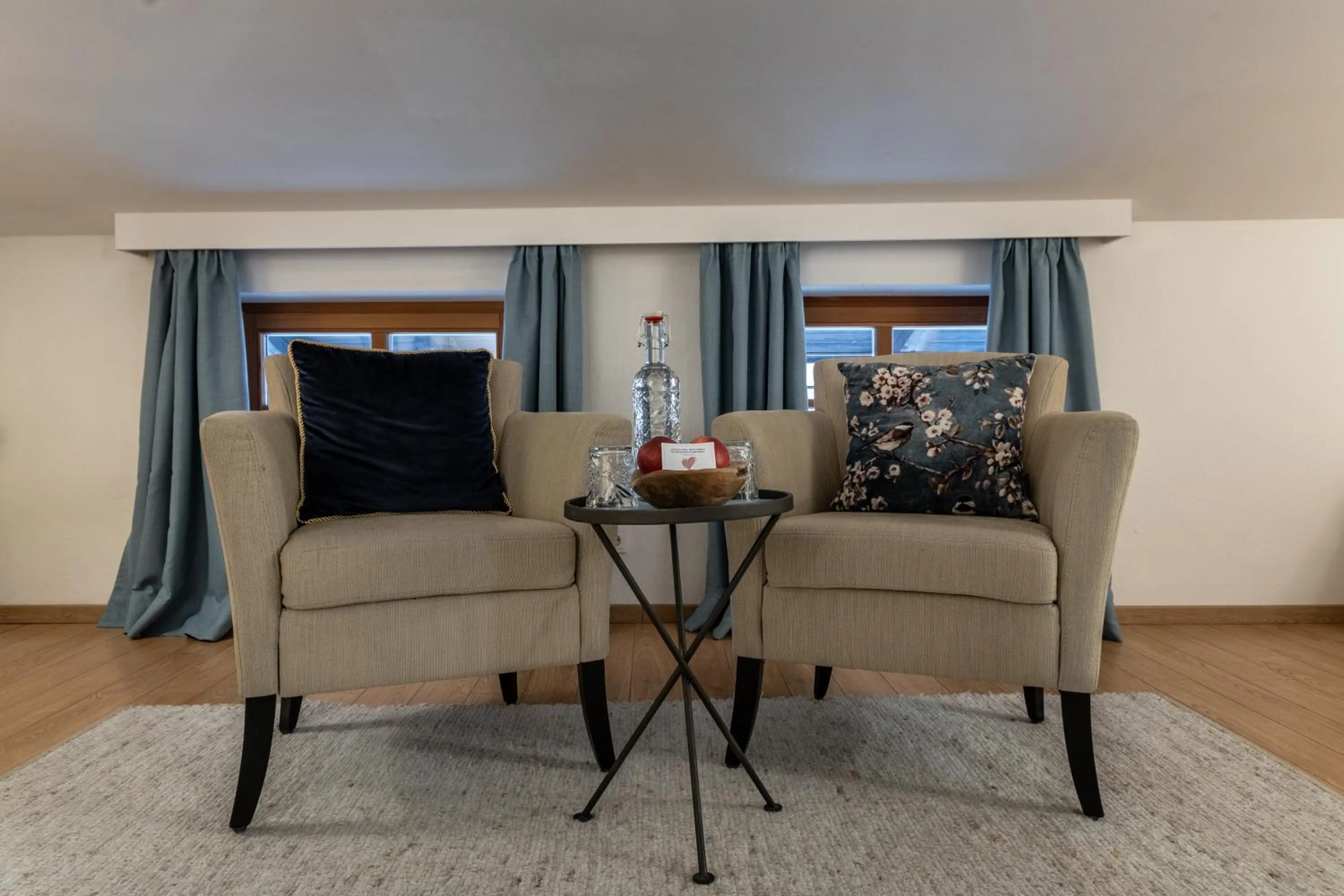 Seating area in Hotel Wirtshaus Post