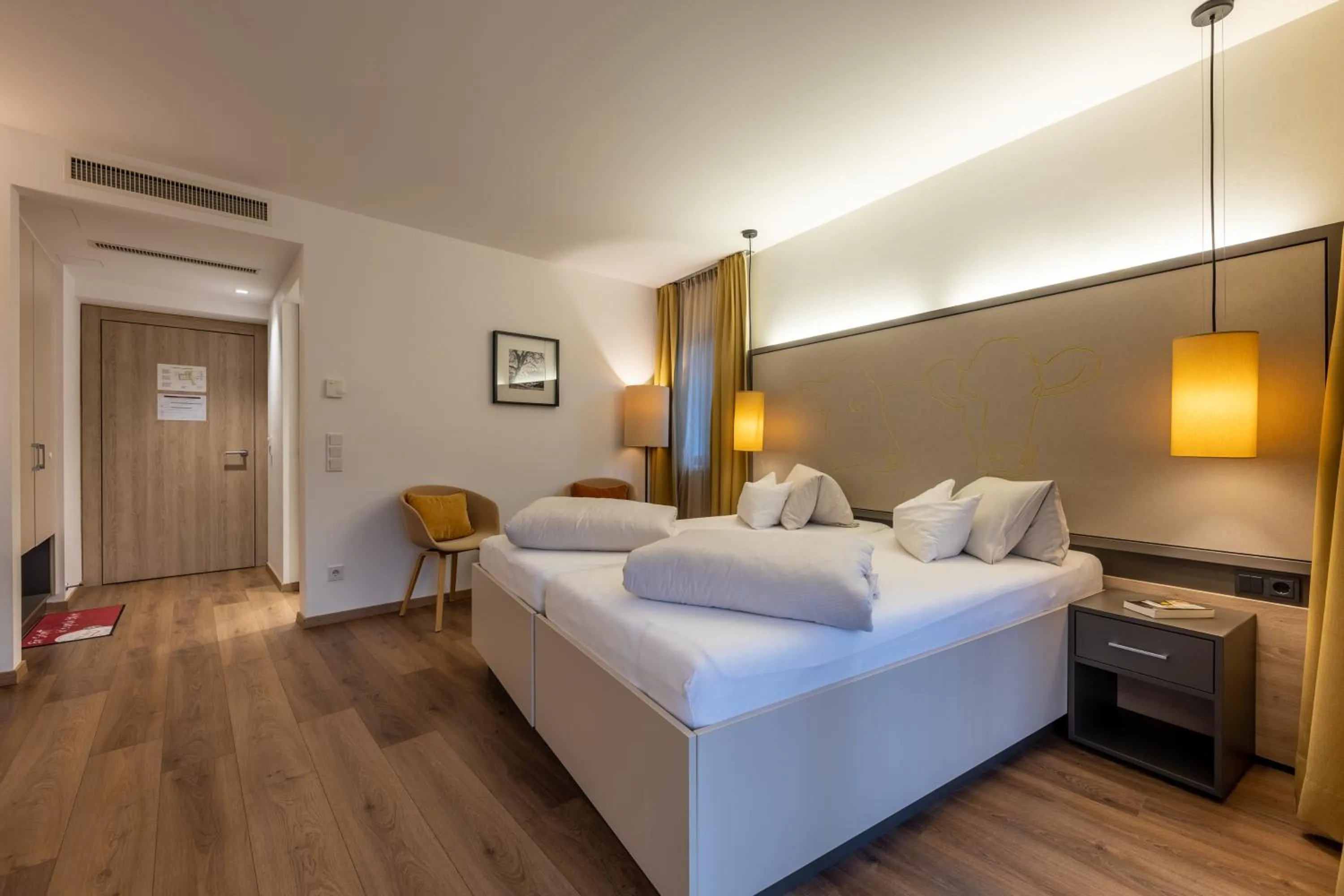 Bedroom, Bed in Hotel Wirtshaus Post