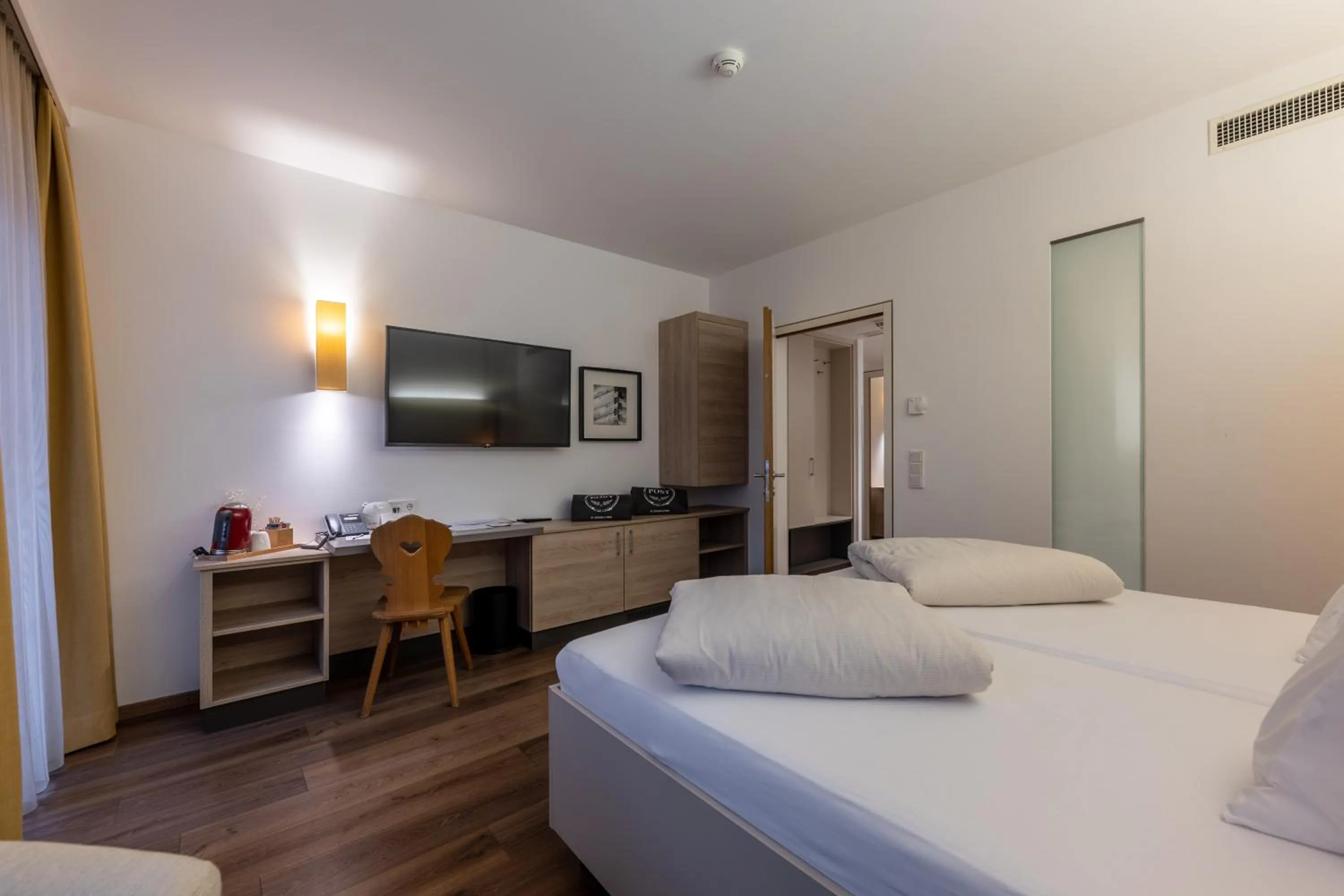 Photo of the whole room, Bed in Hotel Wirtshaus Post