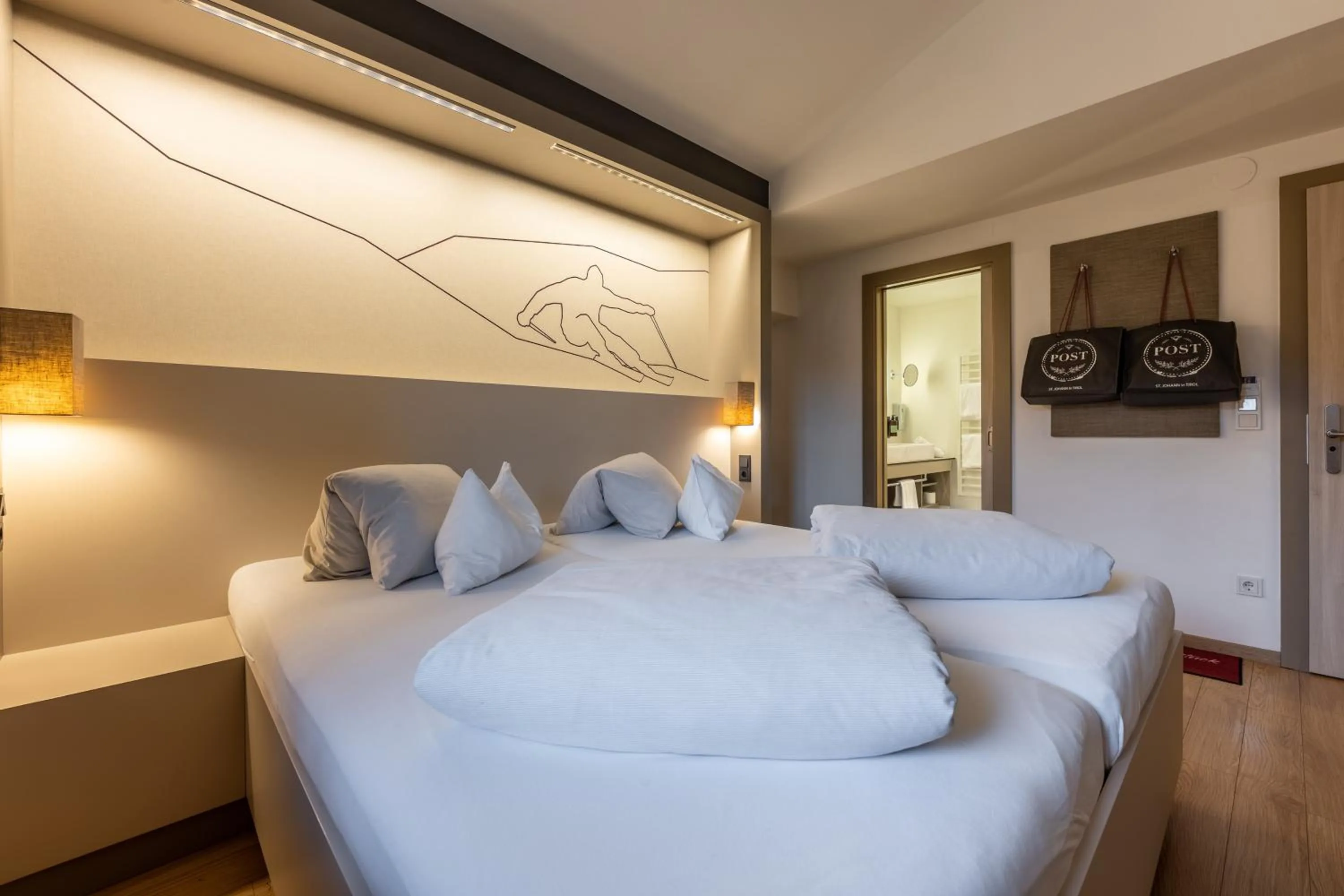 Bedroom, Bed in Hotel Wirtshaus Post