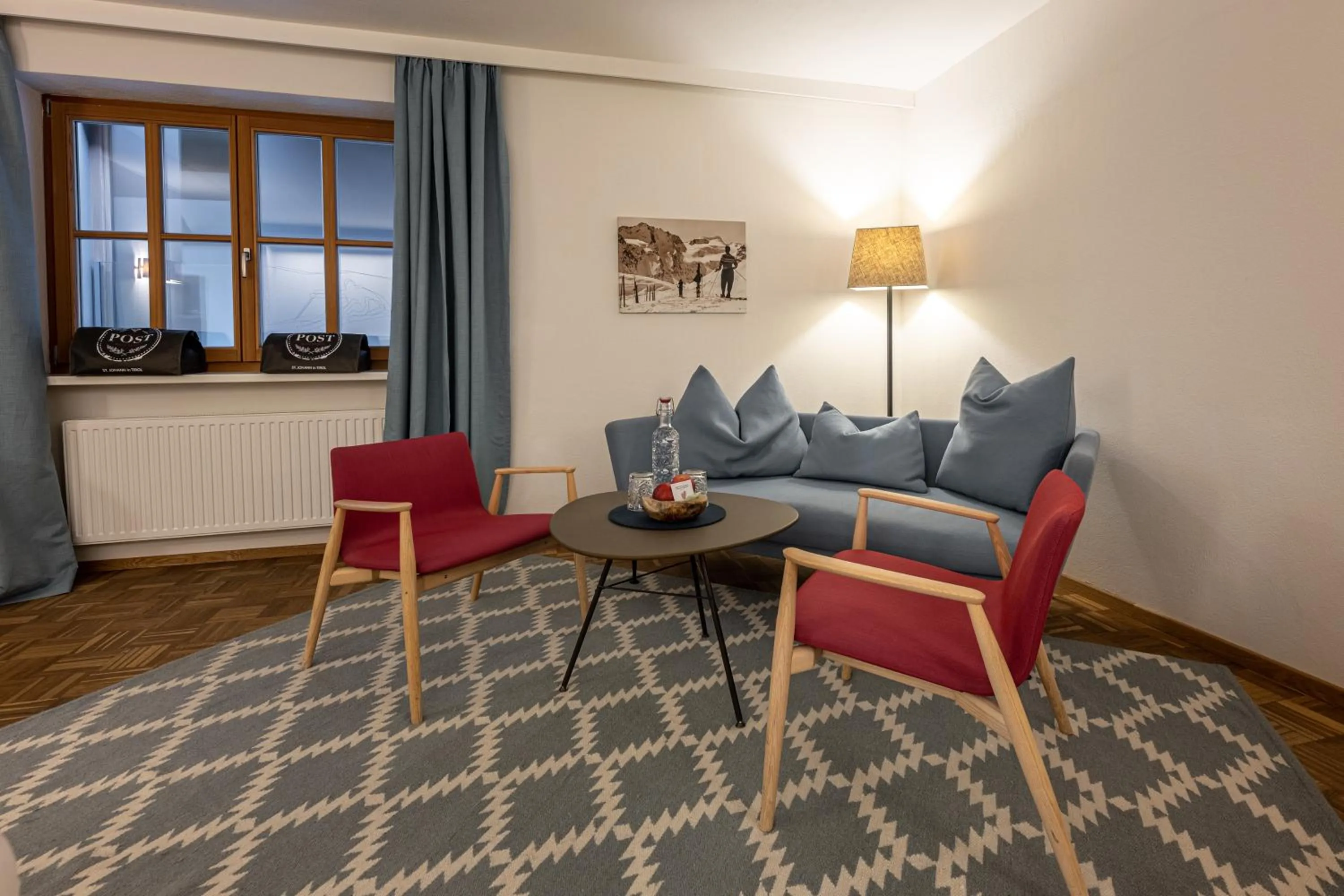 Seating area in Hotel Wirtshaus Post