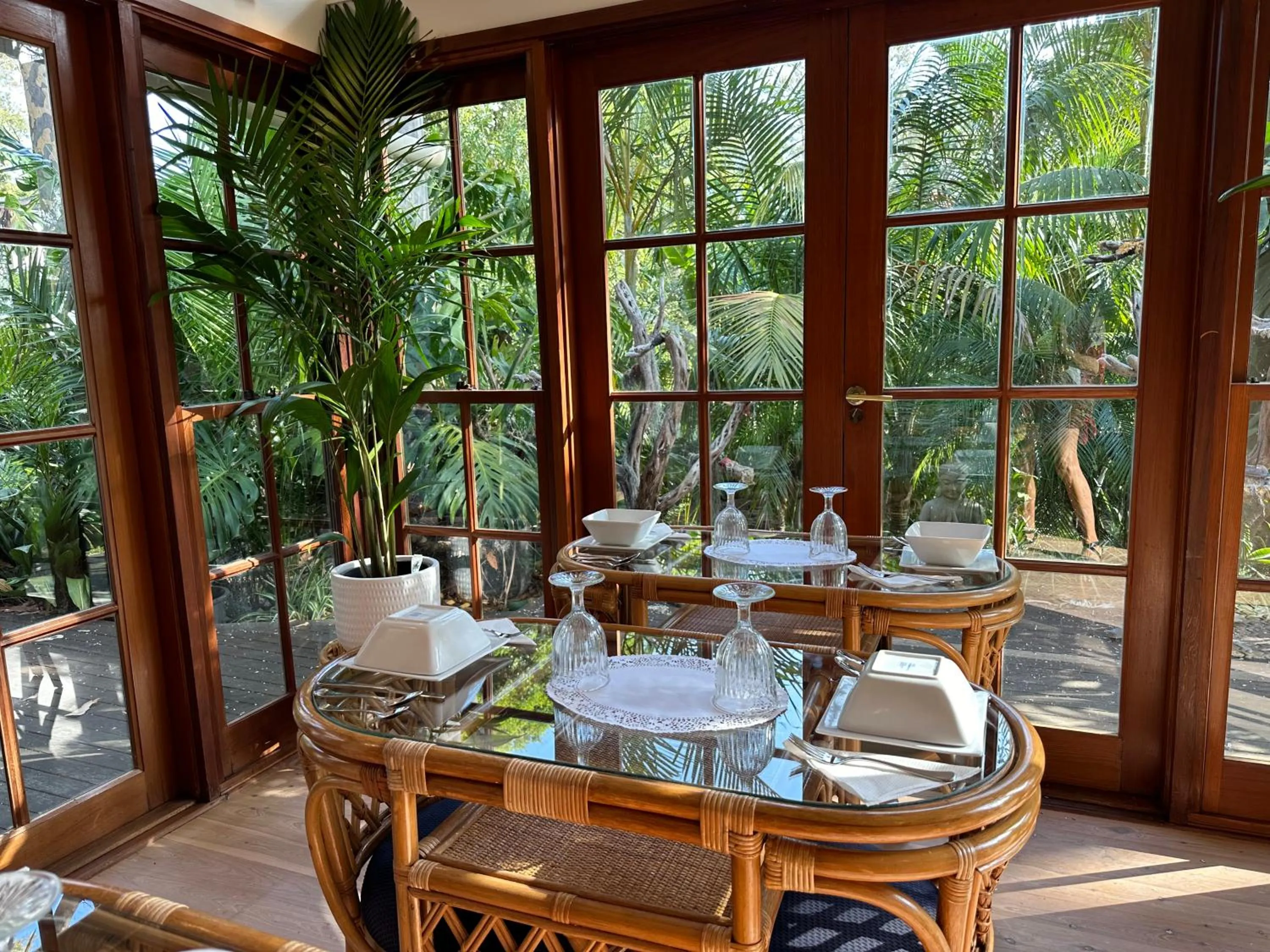 Dining area in Palm Beach Bed & Breakfast
