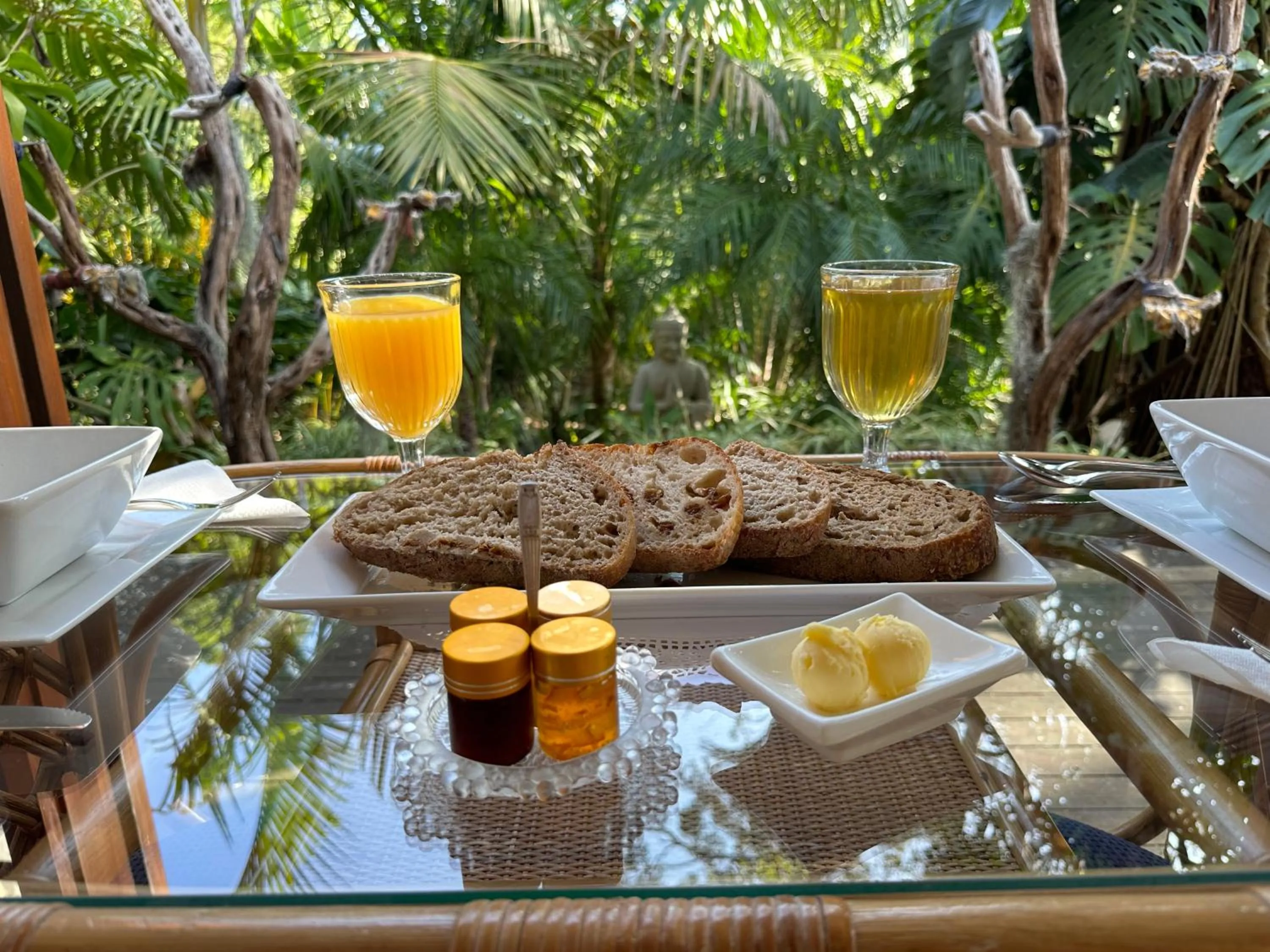 Continental breakfast in Palm Beach Bed & Breakfast