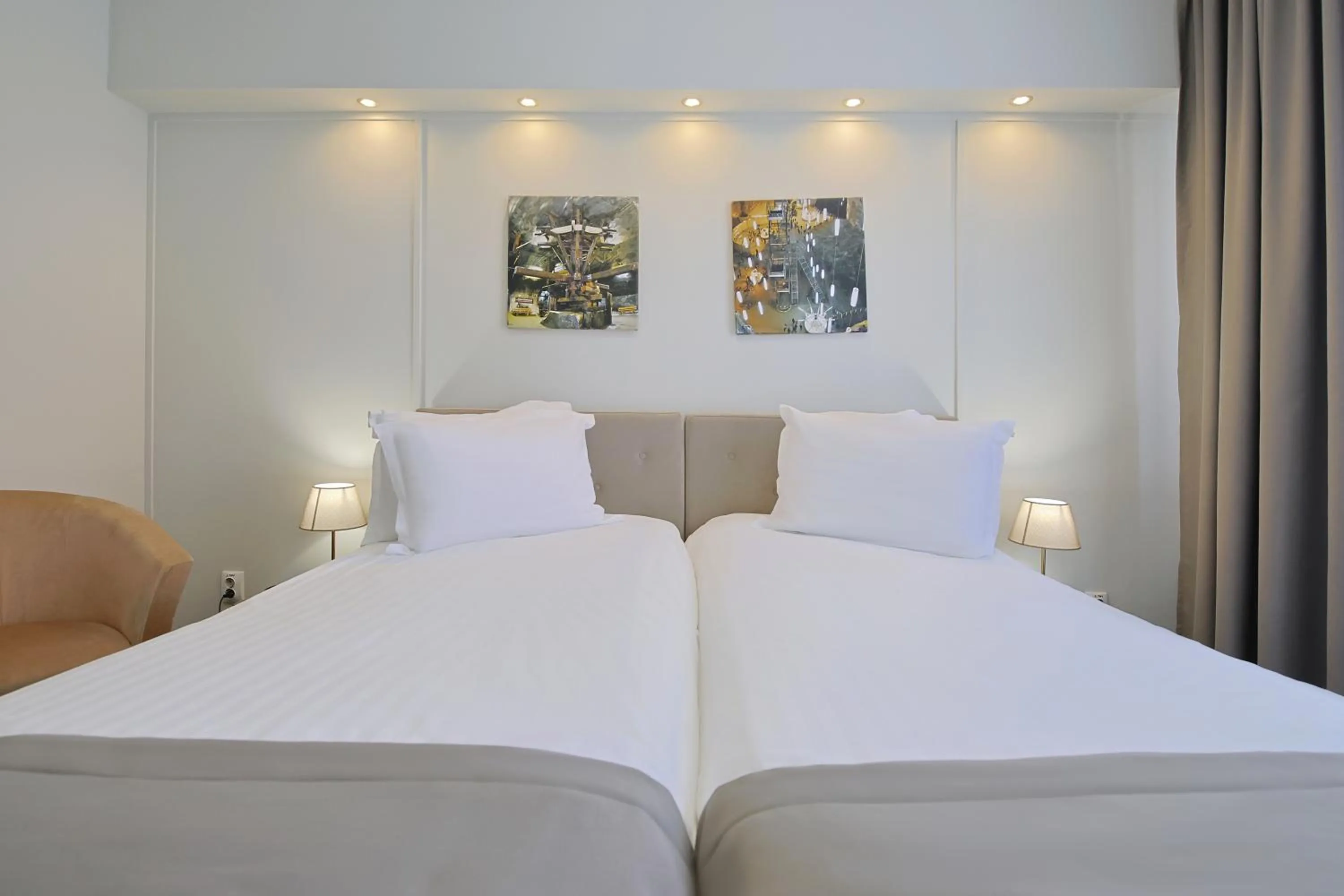 Bed in Potaissa Hotel