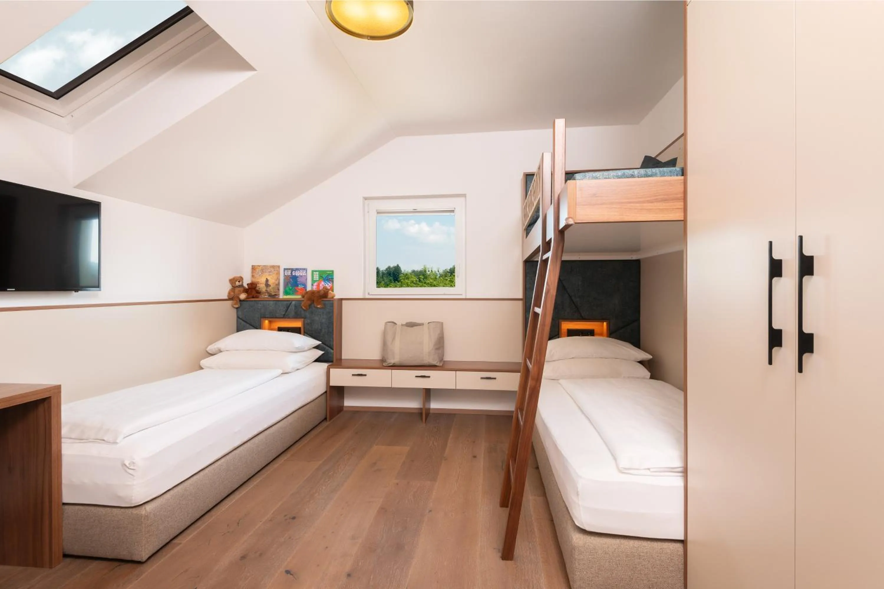 Bed in Hotel Karnerhof