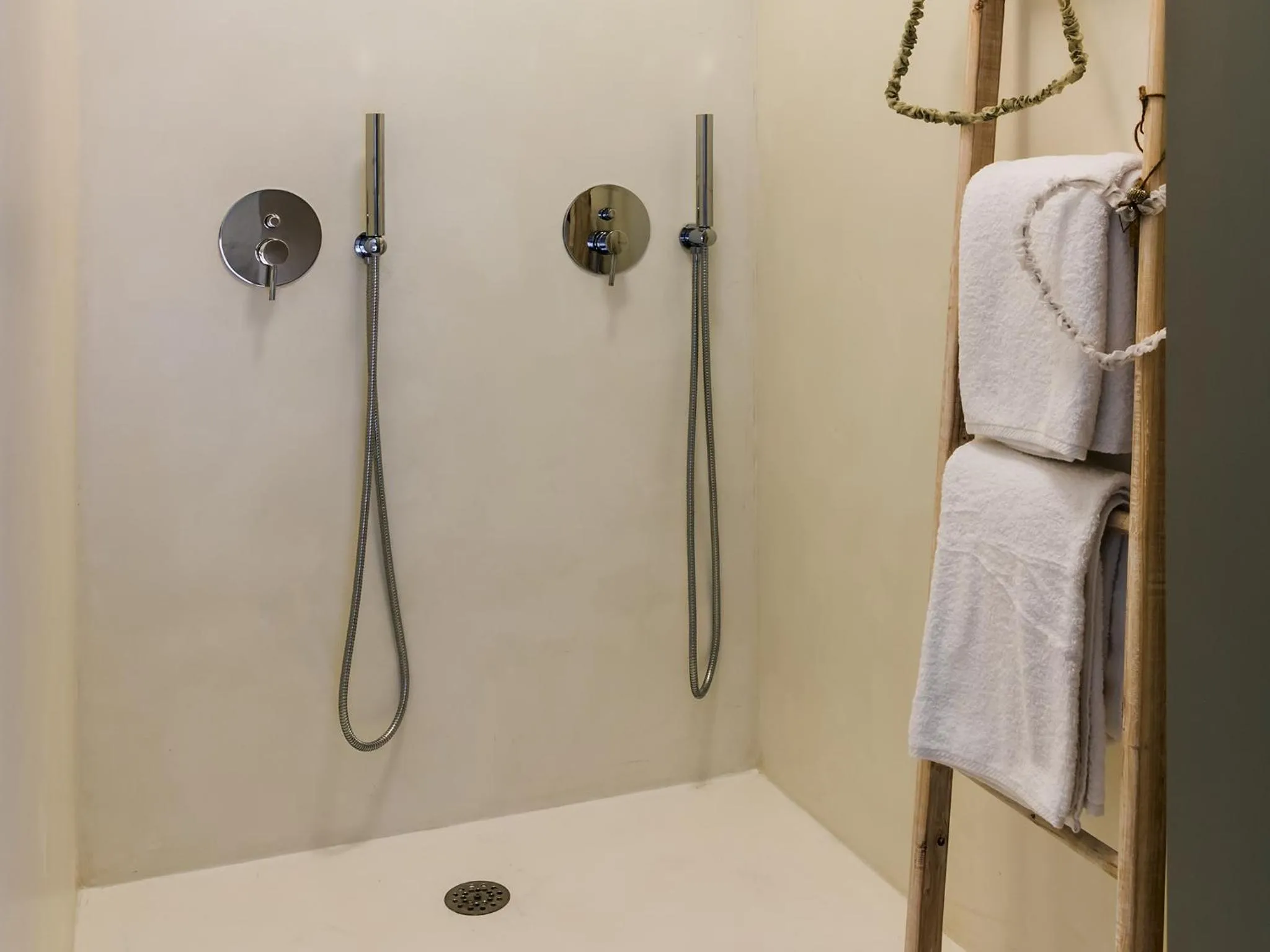 Twin Room in Armazém Luxury Housing- Architectural & Design Hotel