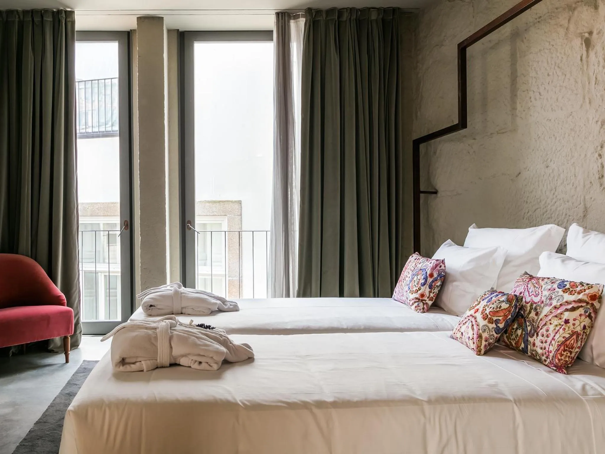 Twin Room in Armazém Luxury Housing- Architectural & Design Hotel