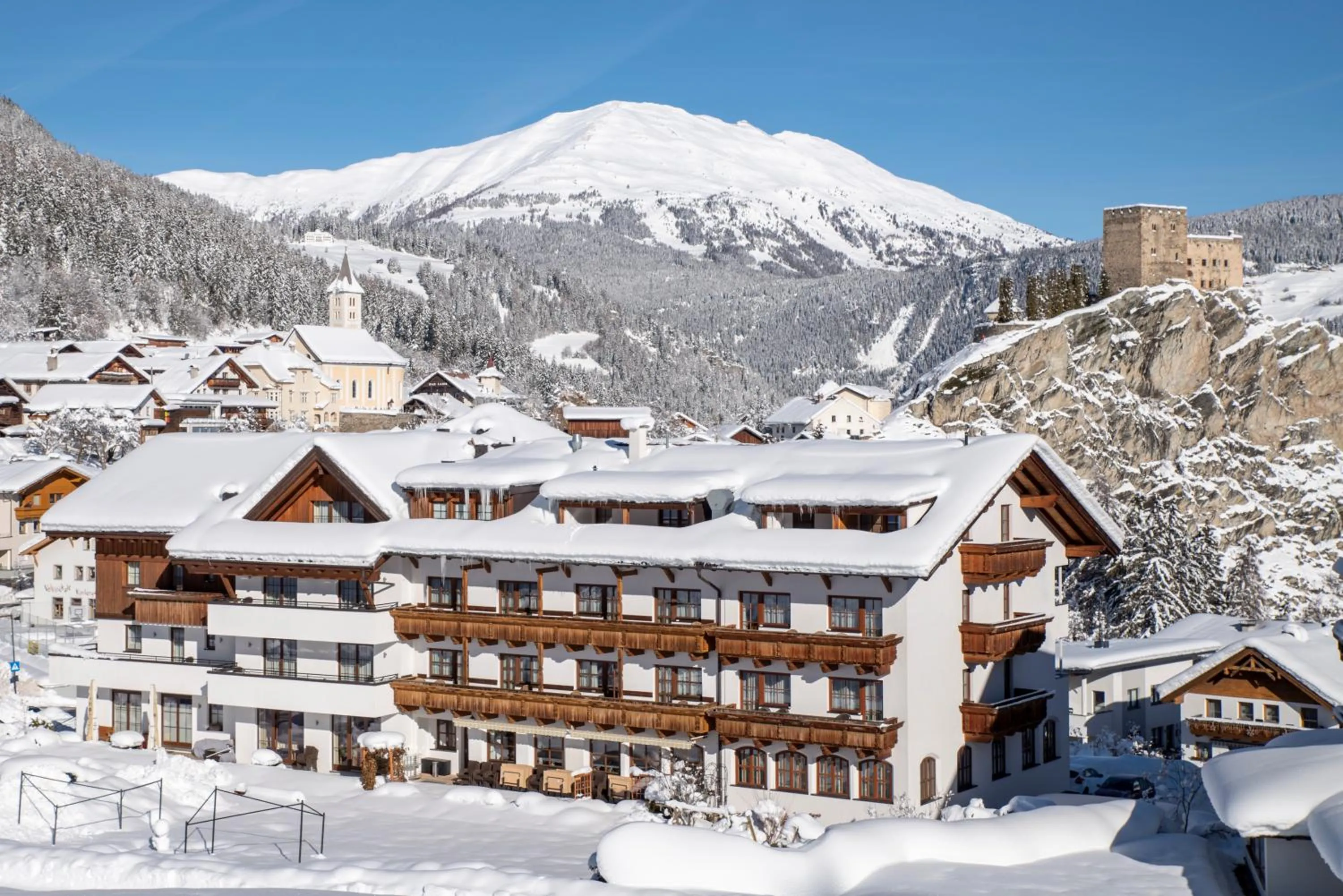 Property building in Hotel Puint