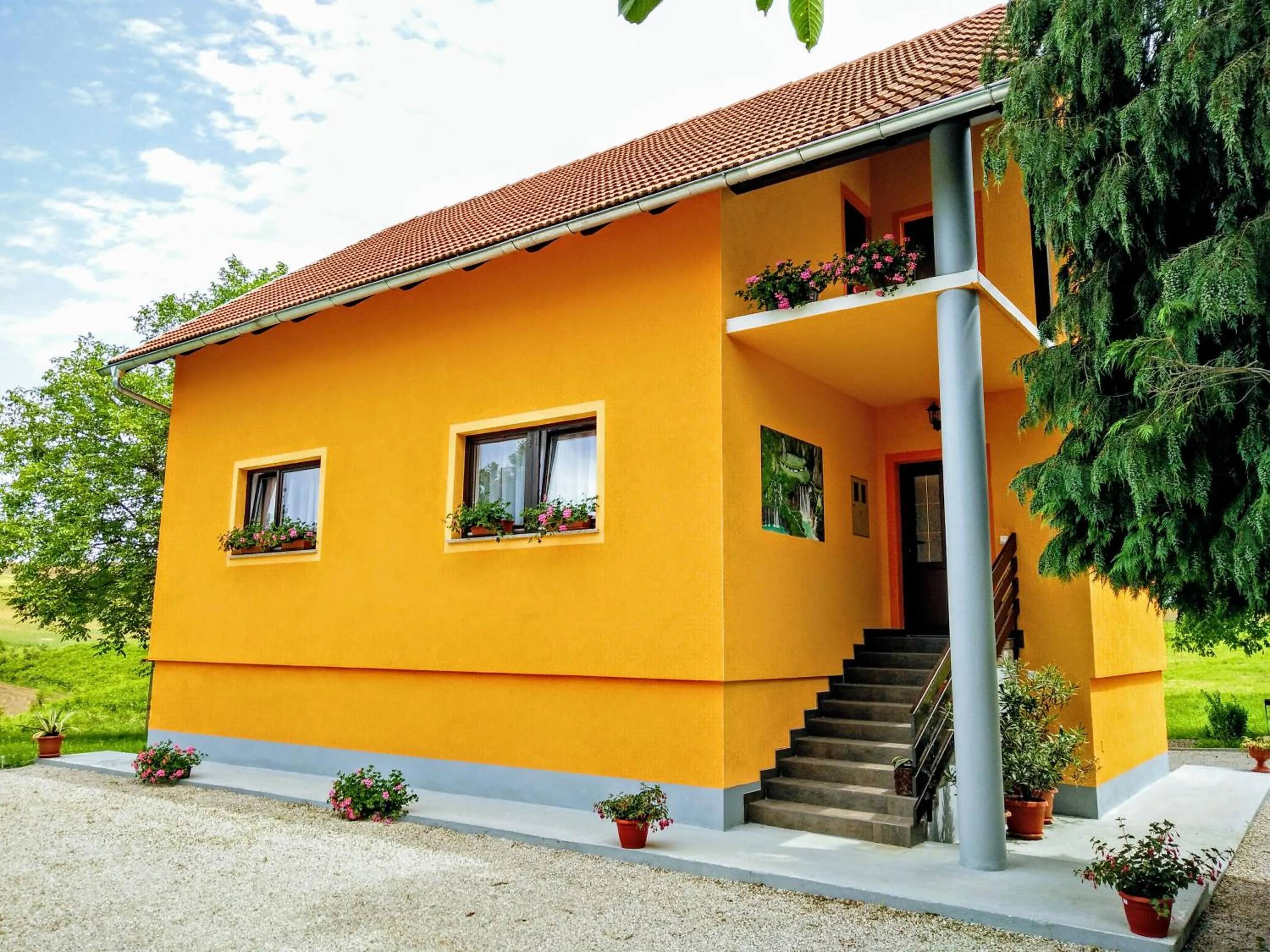 Two-Bedroom Apartment in House Naomi
