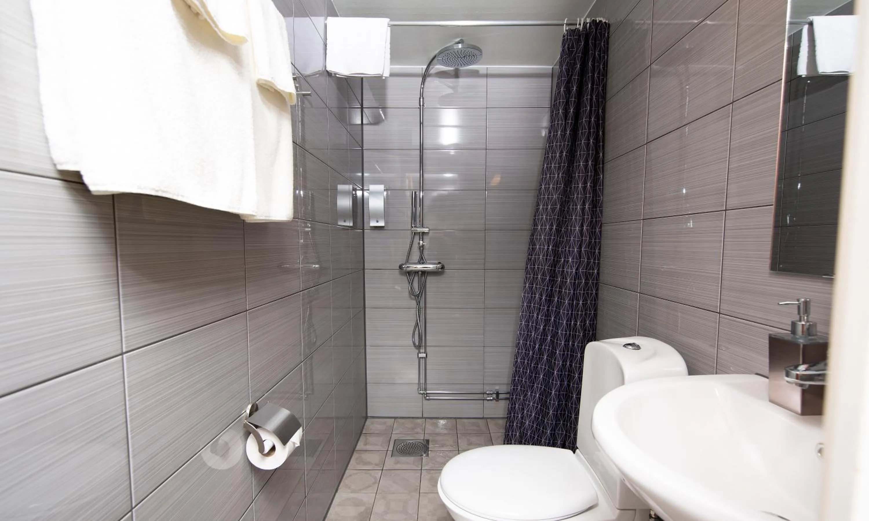 Bathroom in Sure Hotel by Best Western Algen