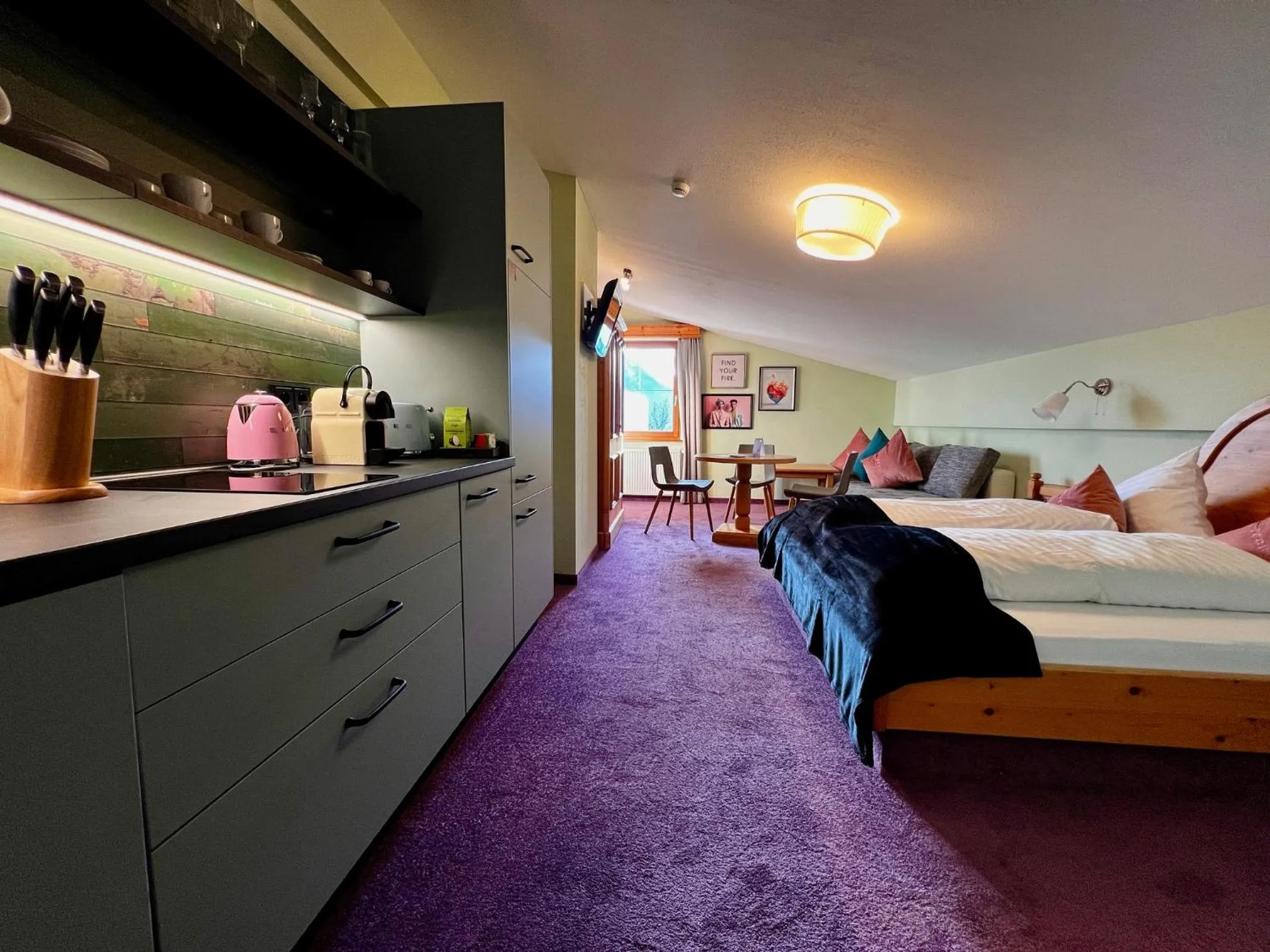 Photo of the whole room, Bed in Wellness Aparthotel "Lechlife" incl Pool - 400m zum LIFT