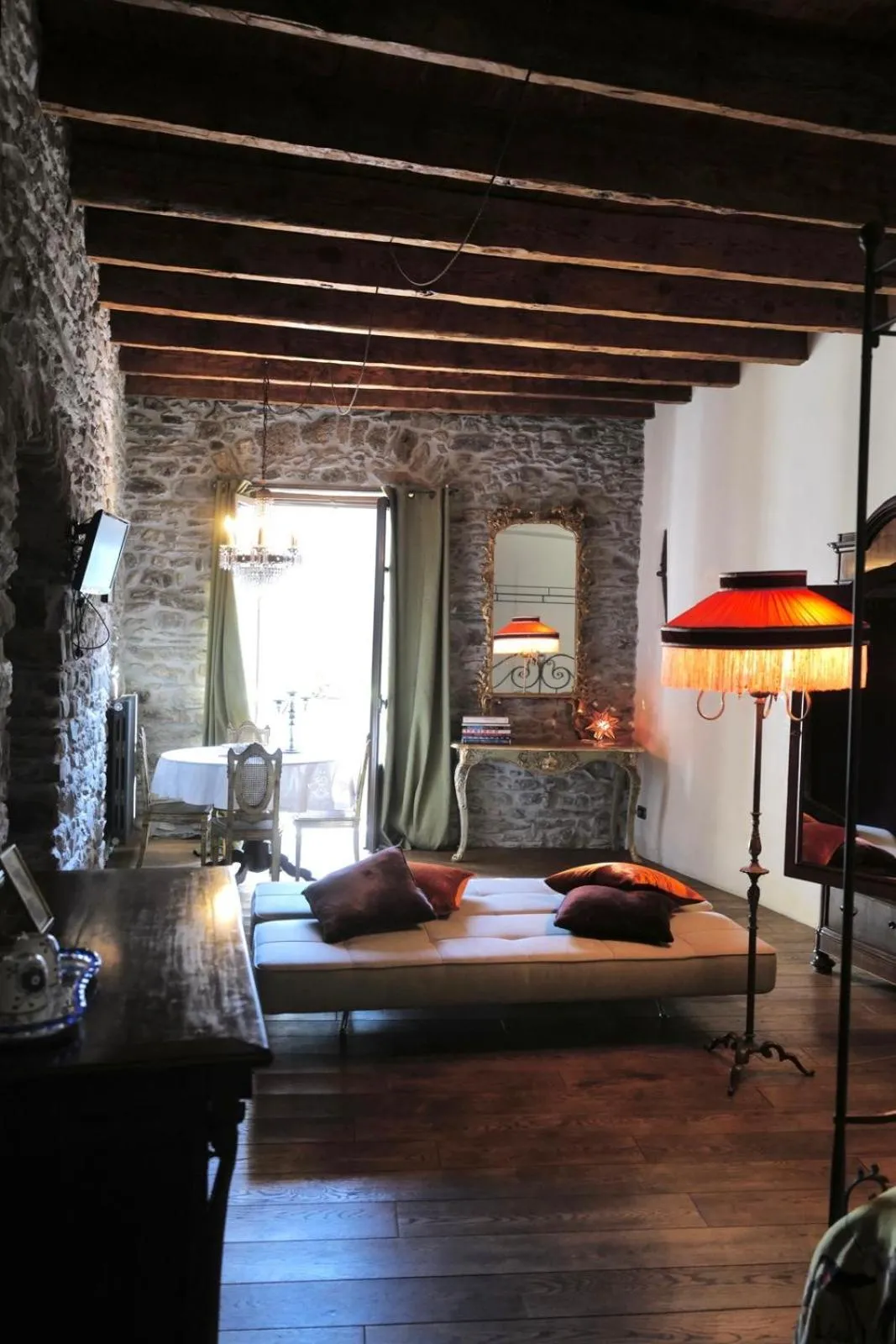 Photo of the whole room, Bed in Via Col Tempo