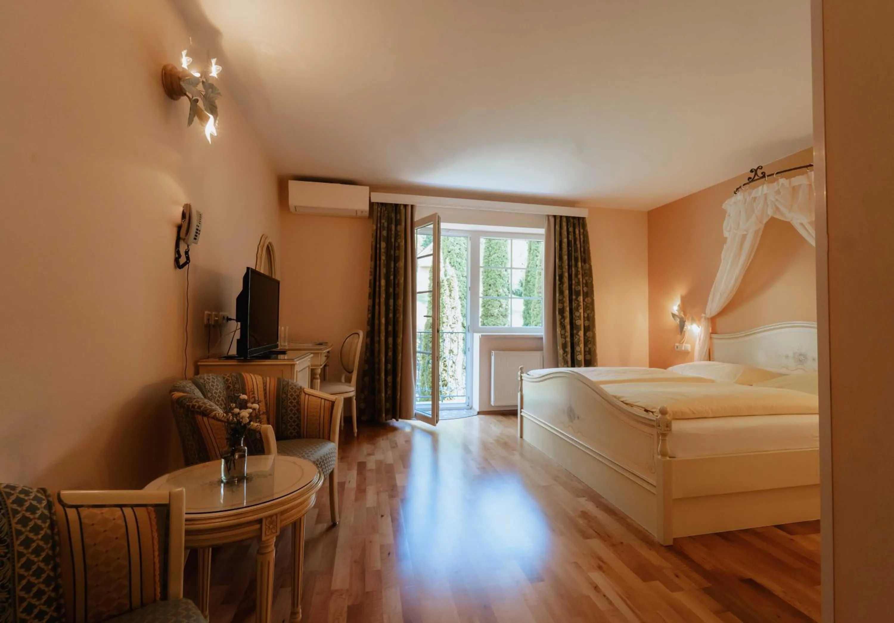 Bed in Schlössl Hotel Kindl