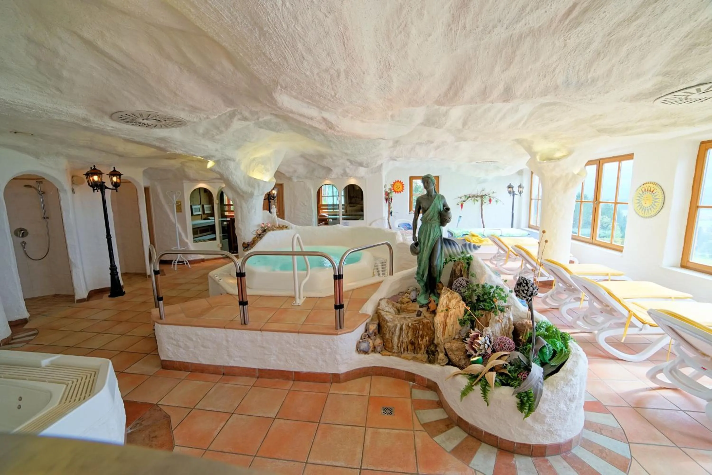 Hot Tub in Hotel Glocknerhof