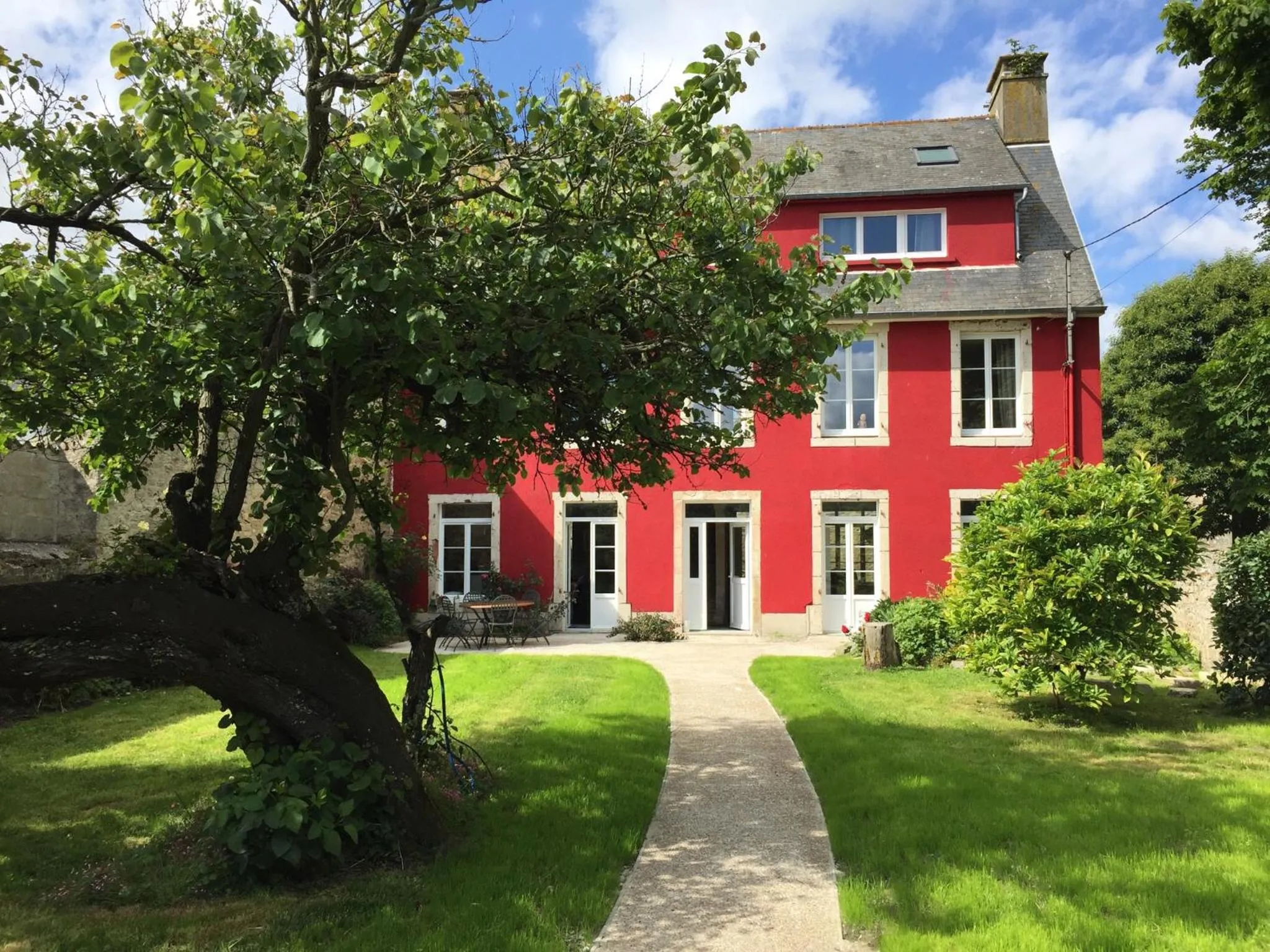 Property building in L'Ermitage