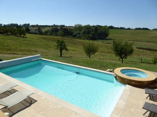 One-Bedroom House in Gite Stone & Spa