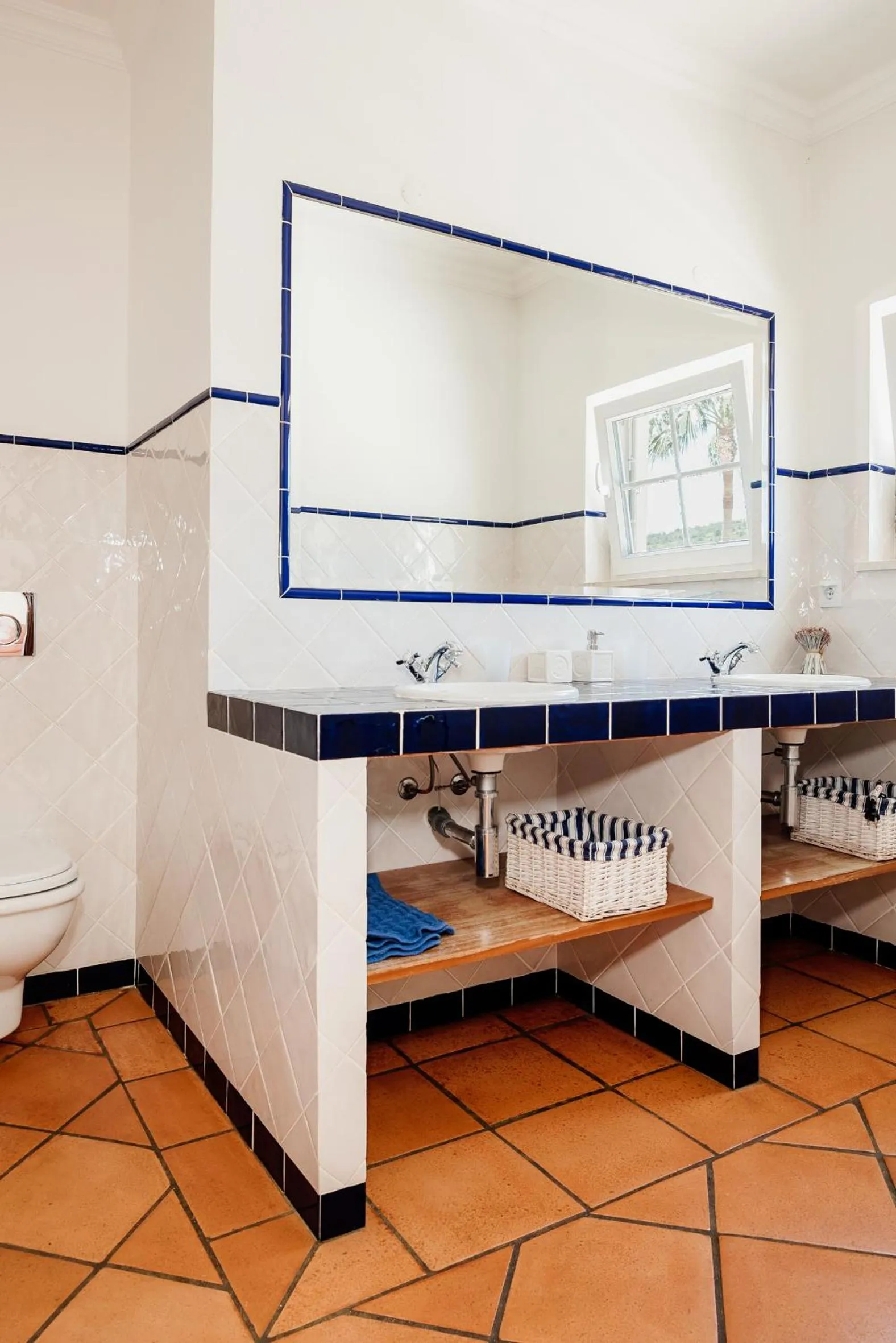 Toilet in B&B Entrecolinas