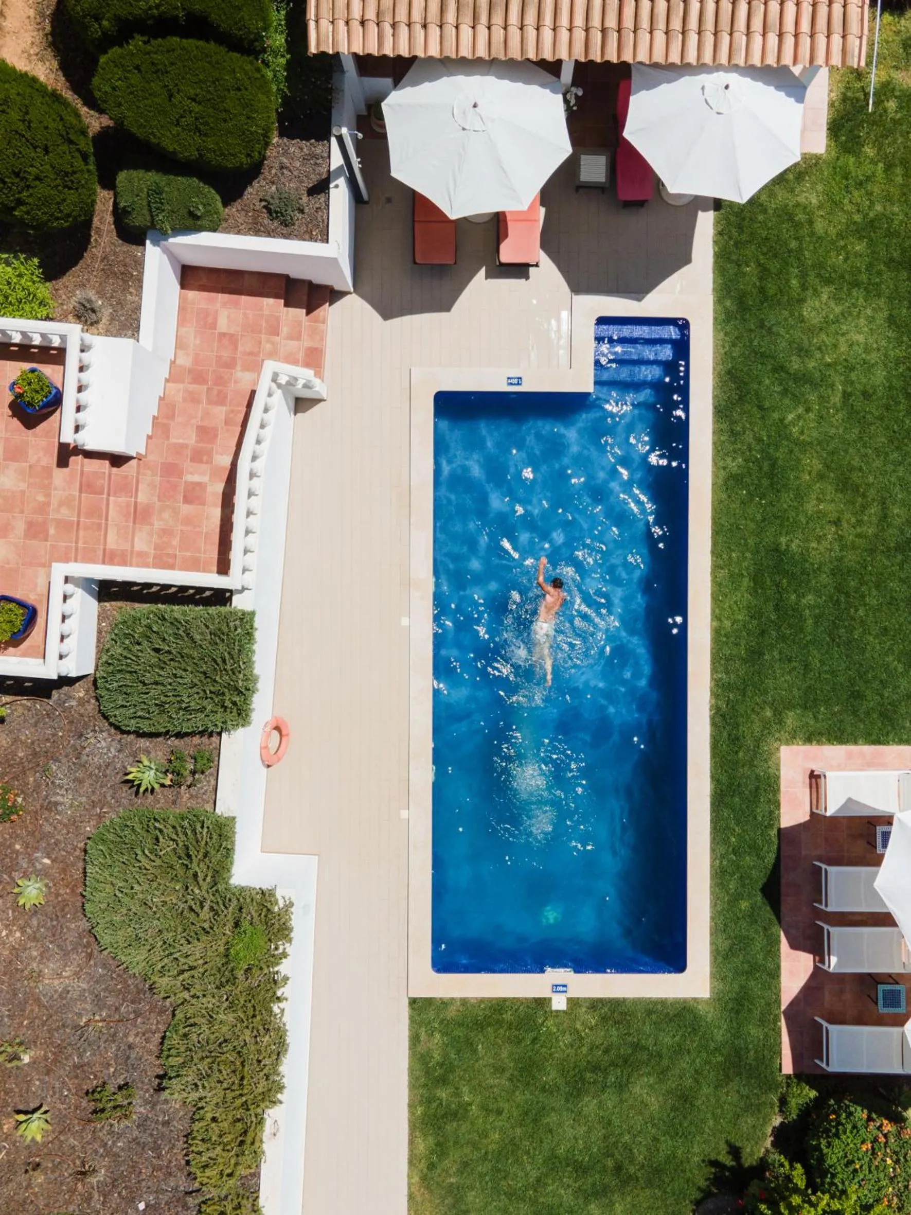 Swimming pool in B&B Entrecolinas