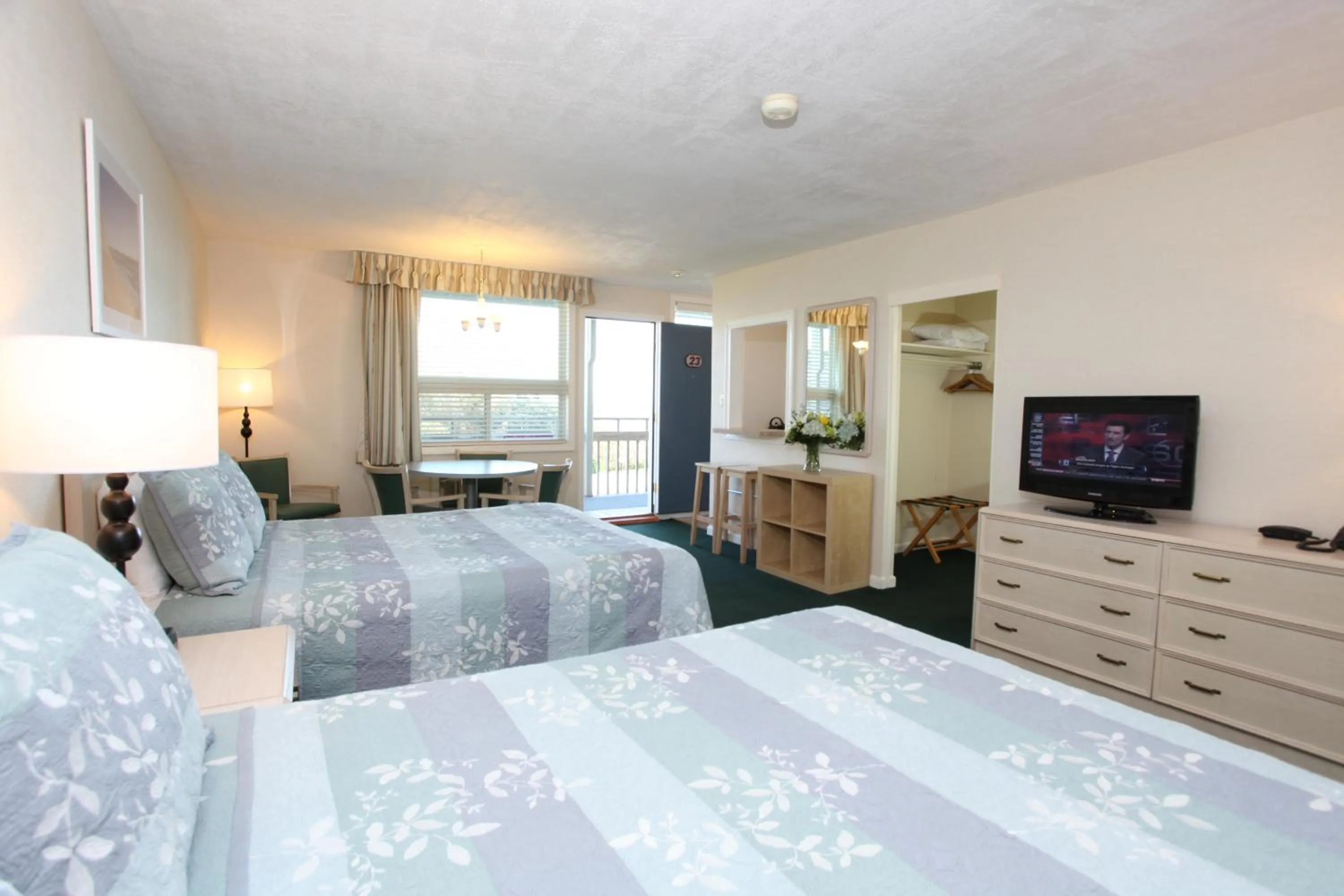 Day, Bed in Surfcomber On The Ocean