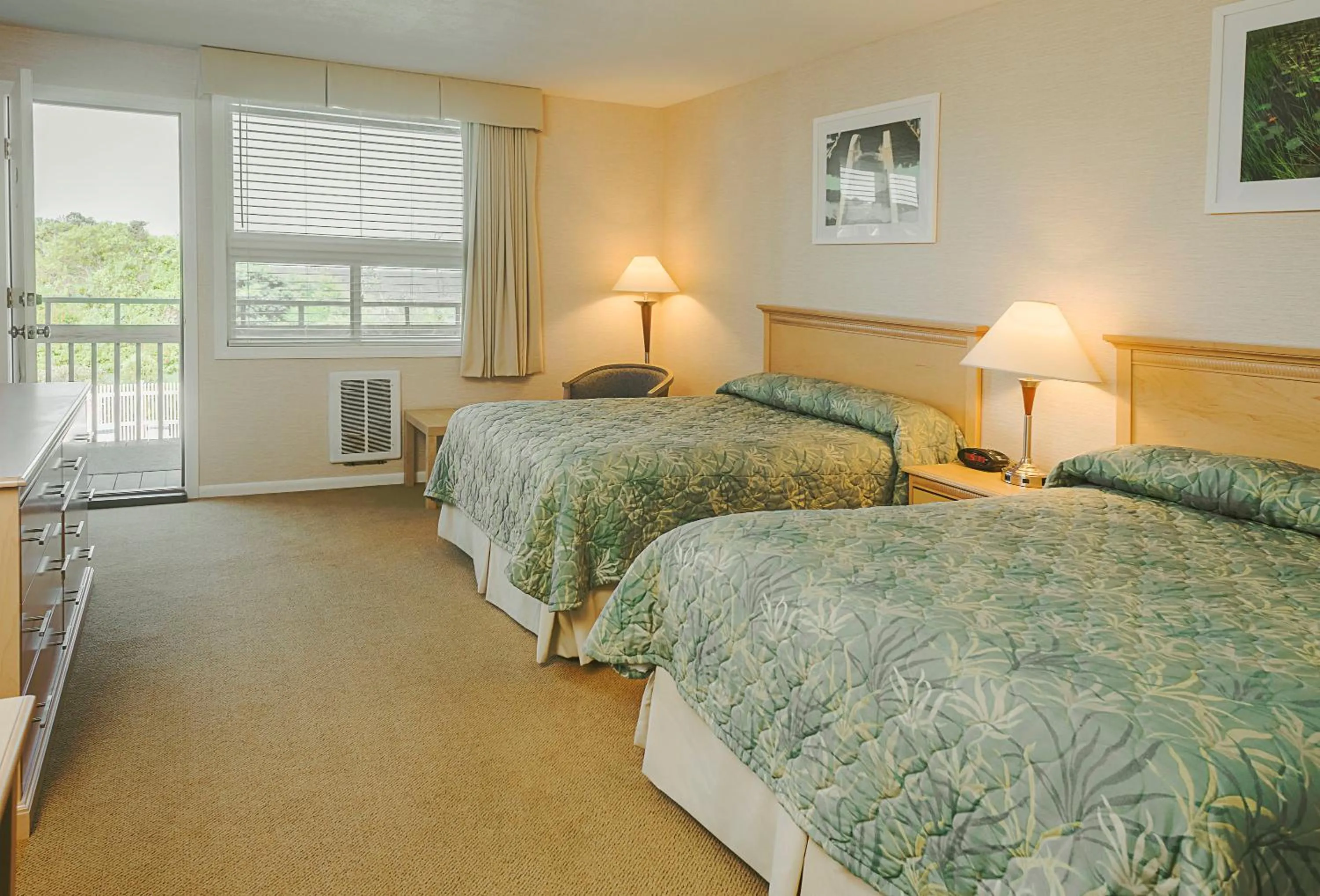Bed in Surfcomber On The Ocean